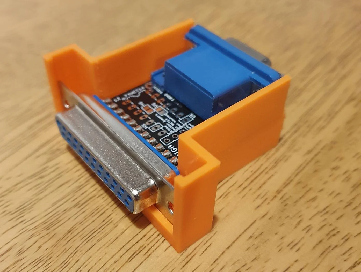 Commodore Amiga RGB 2 VGA PCBWay Edoardo Kinmami Adapter Case