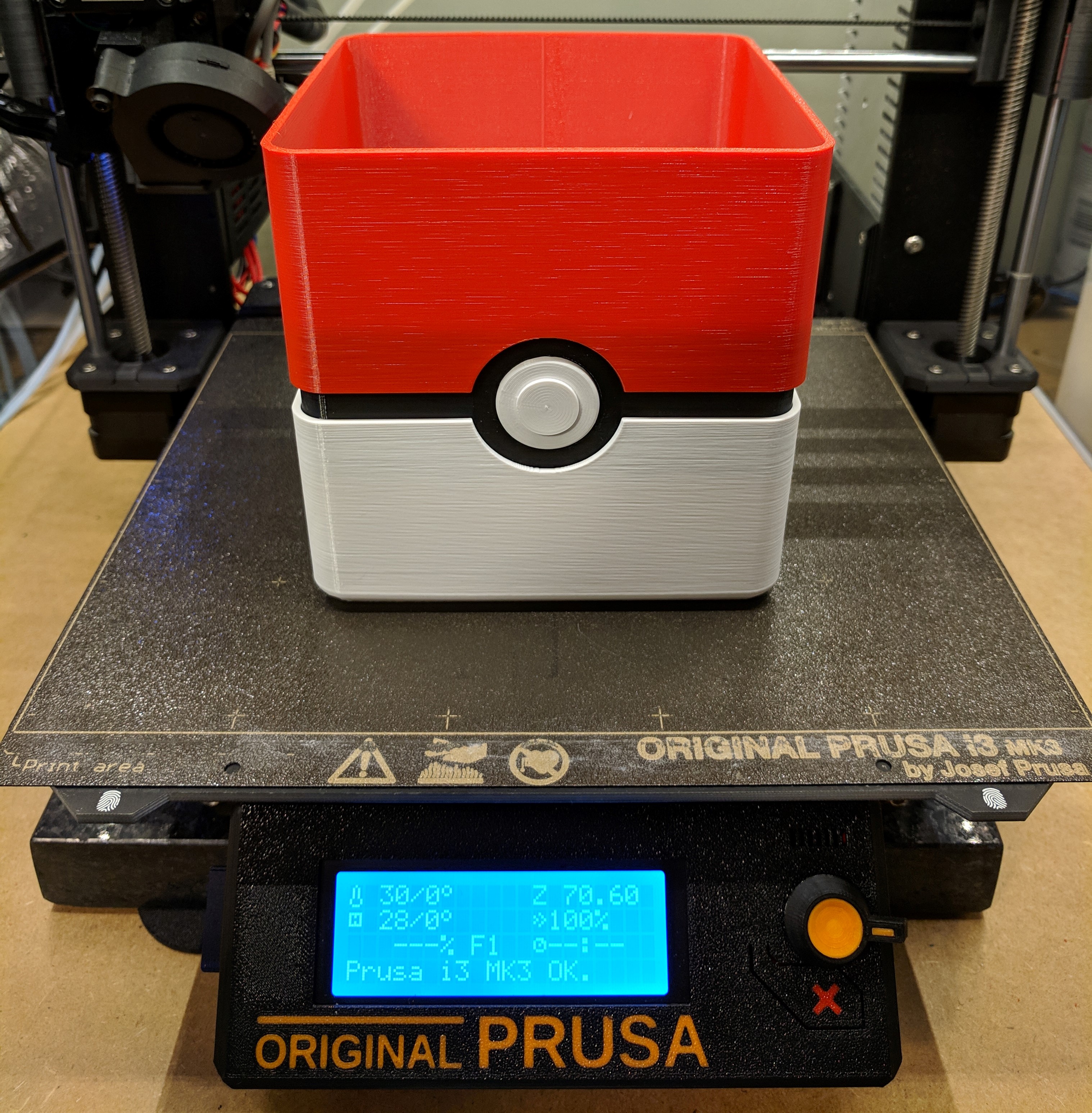 Poké Ball Planter (+MultiMaterial)