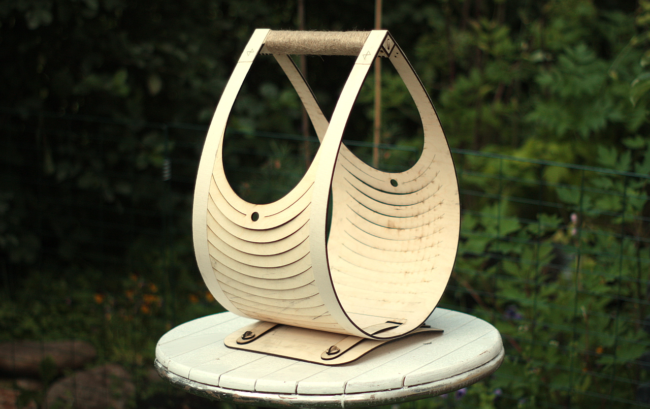 Teardrop log basket "Pisara"