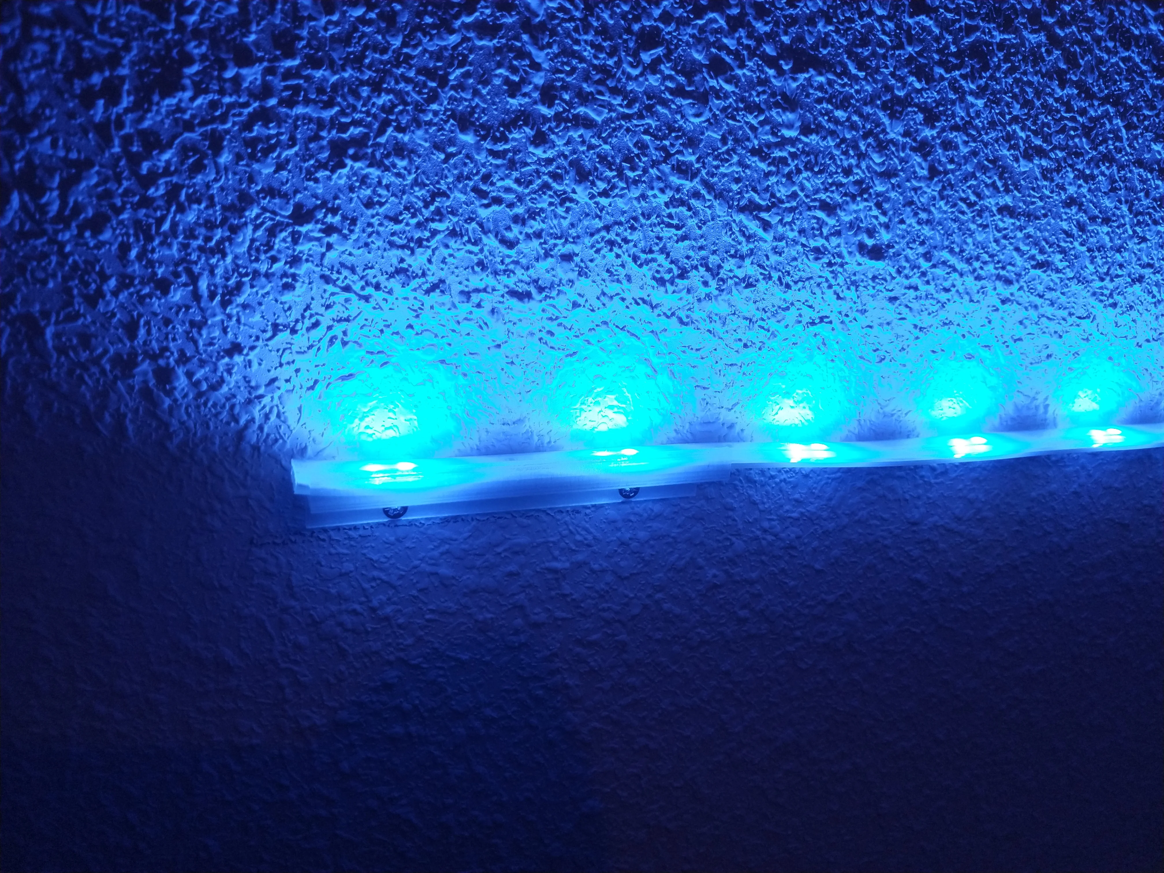 Philips Hue Striplight Wallmount