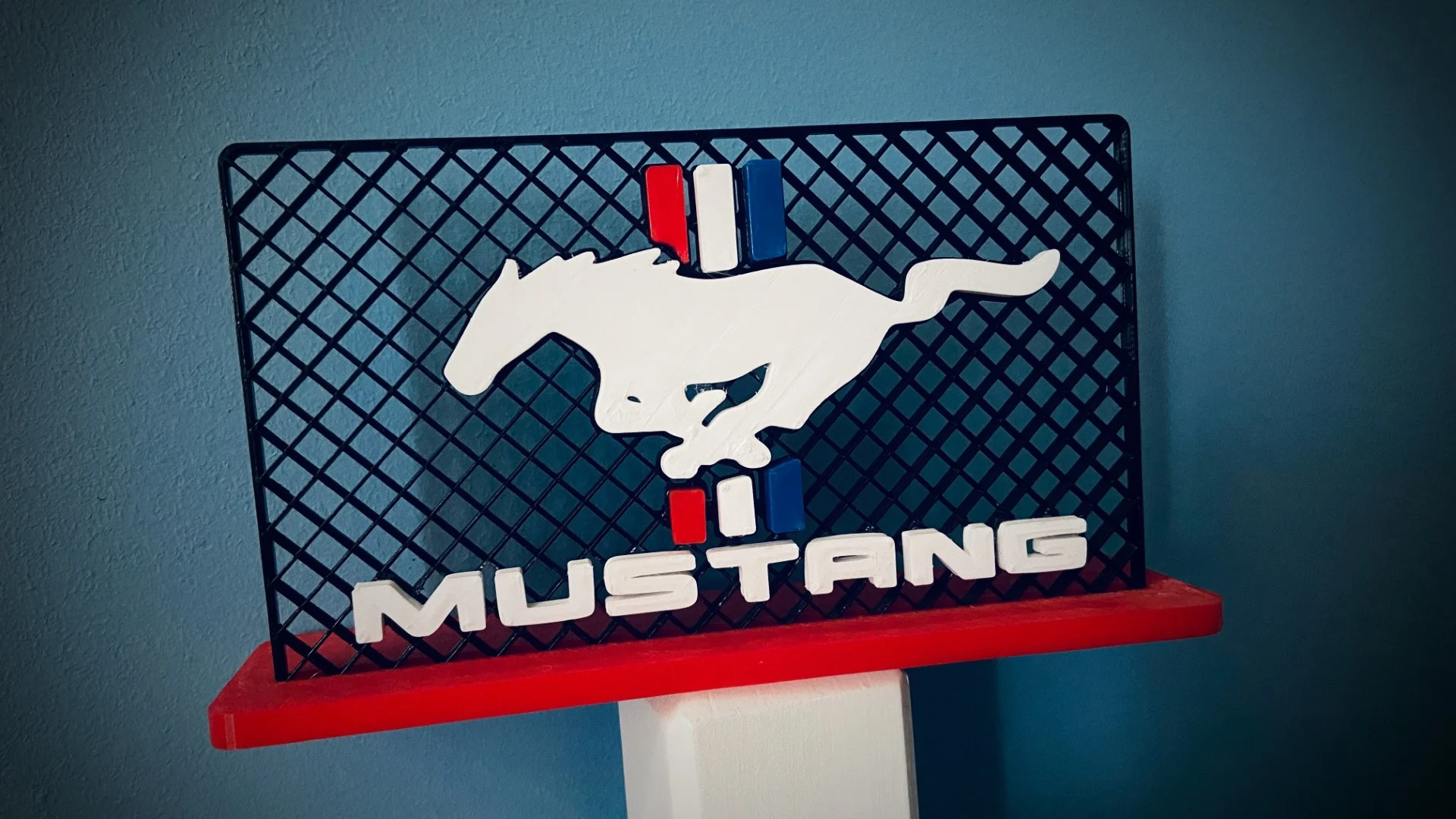 Ford Mustang statuette