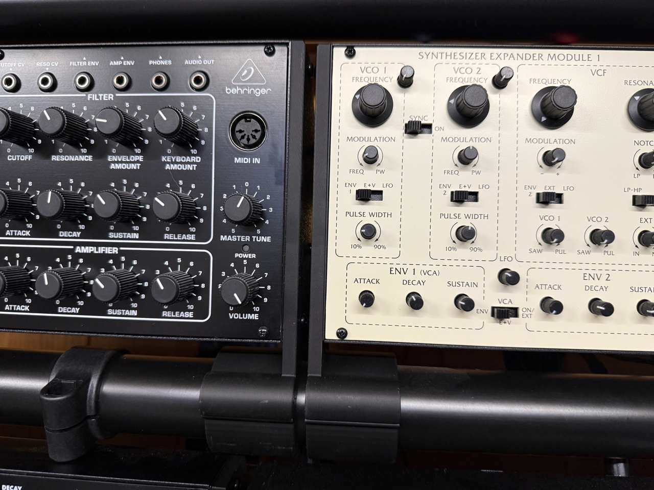 Behringer Module Bracket for Jaspers Stand (Standing Version)