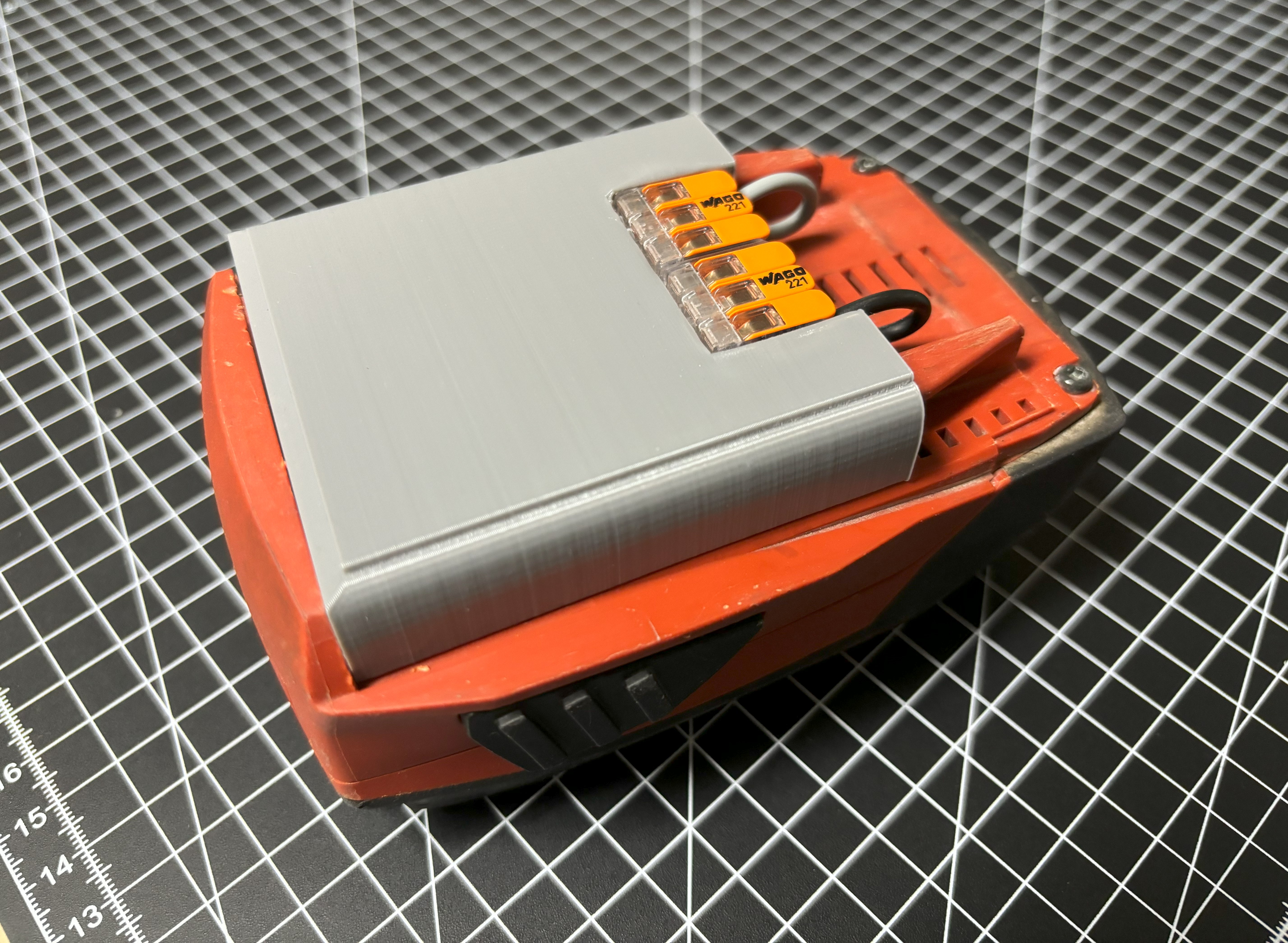 Hilti B22 power adapter/dock 22V with WAGO clamp