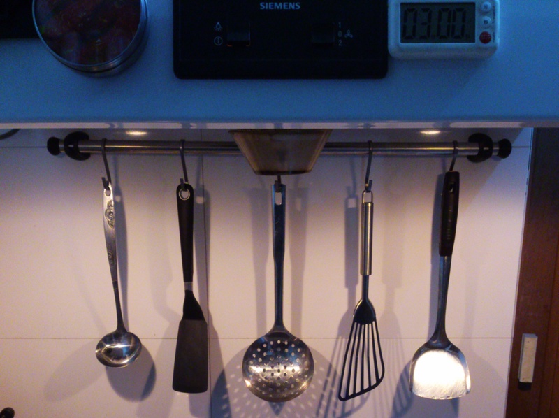 Kitchenware/Curtain Rod Holder