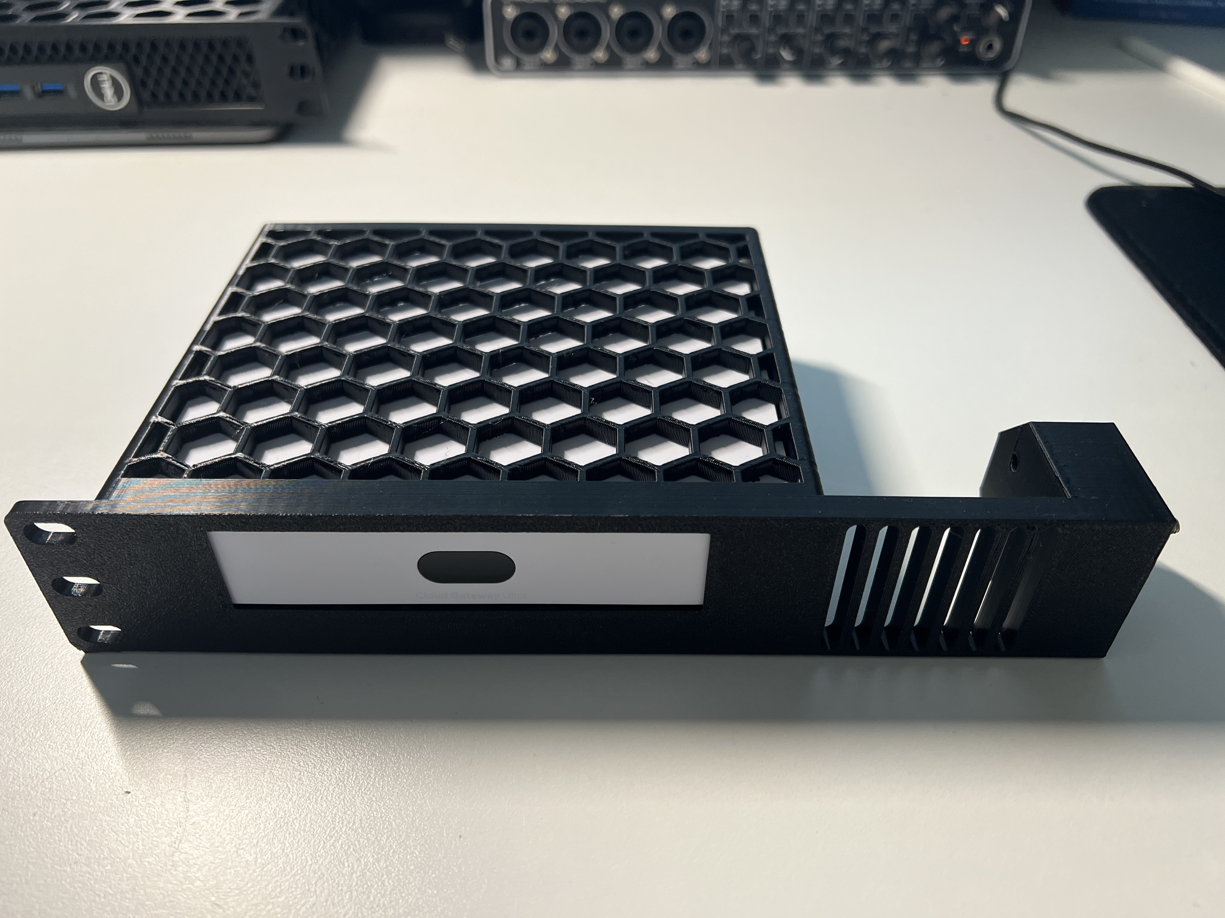 Ubiquiti Cloud Gateway Ultra 19" Rackmount