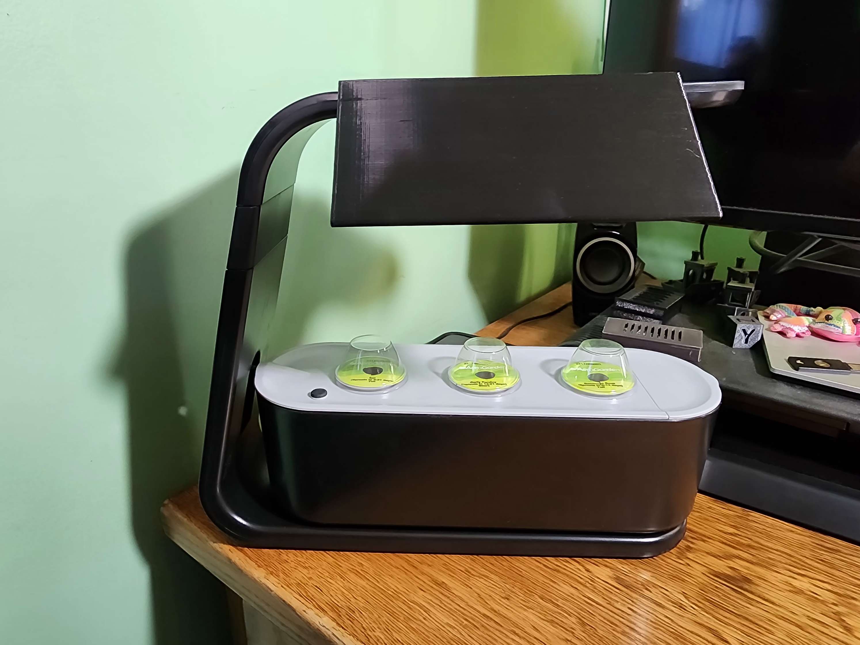 Light Shield for AeroGarden Sprout