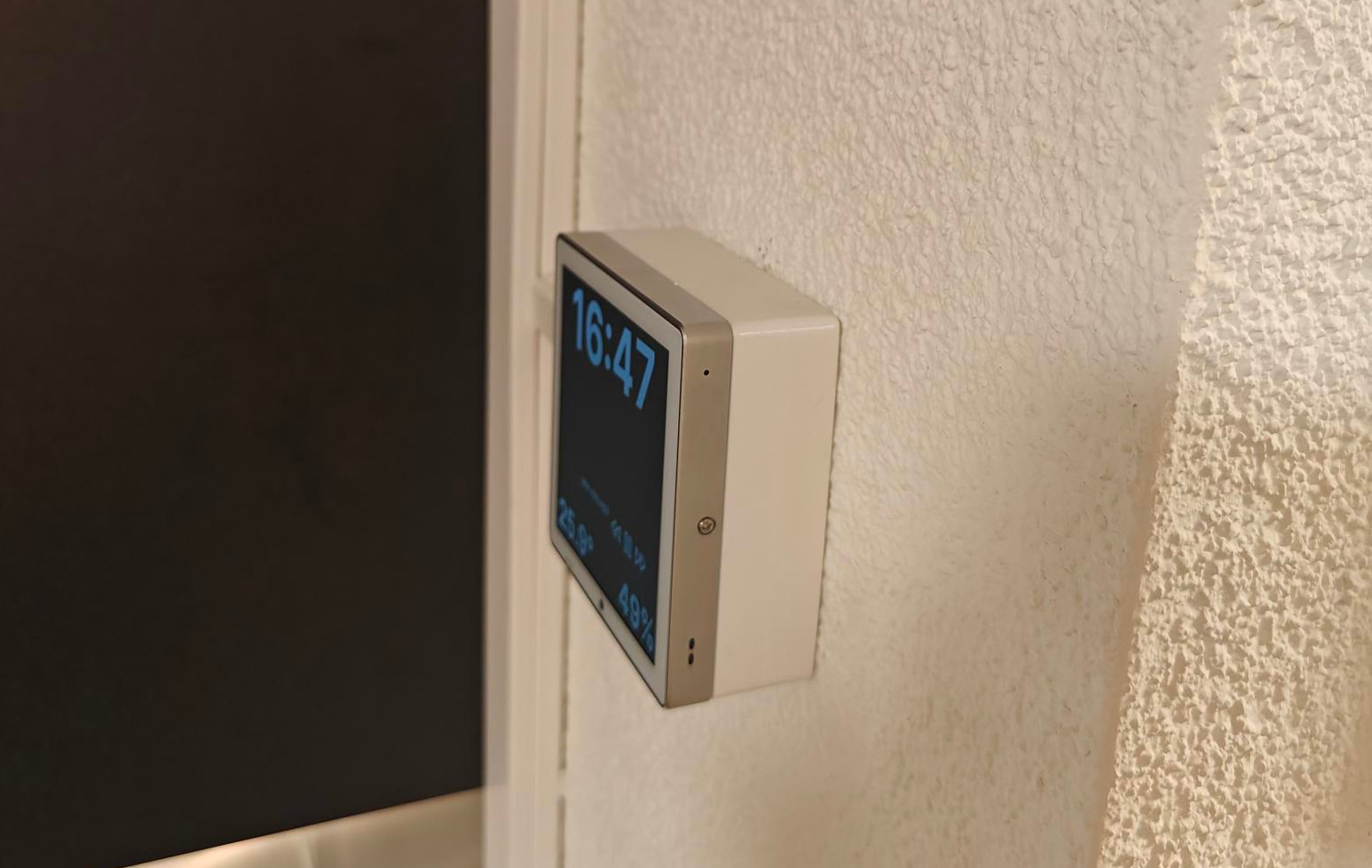 Shelly Wall Display Mount