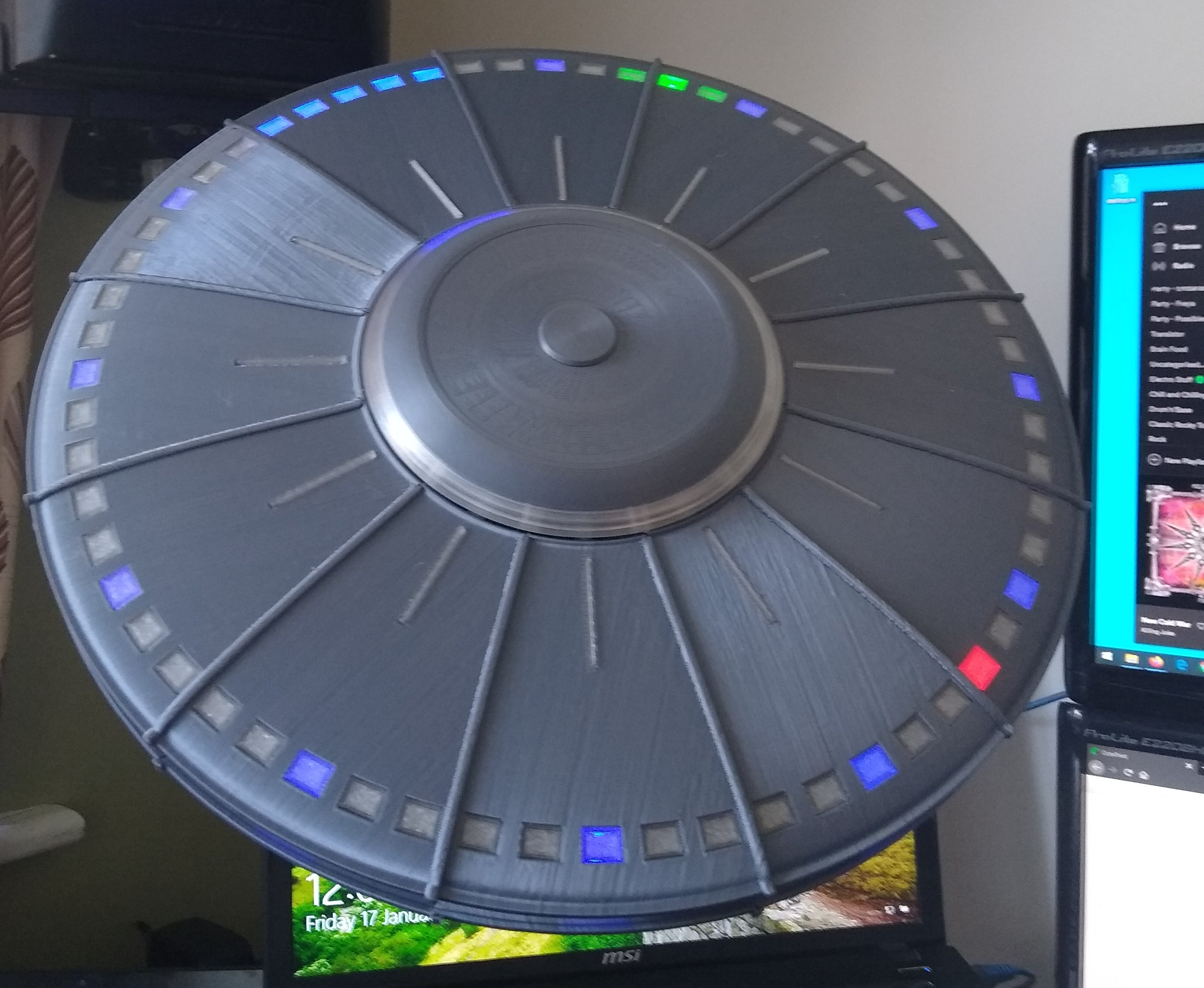 UFO/Flying saucer clock (and NAS!)