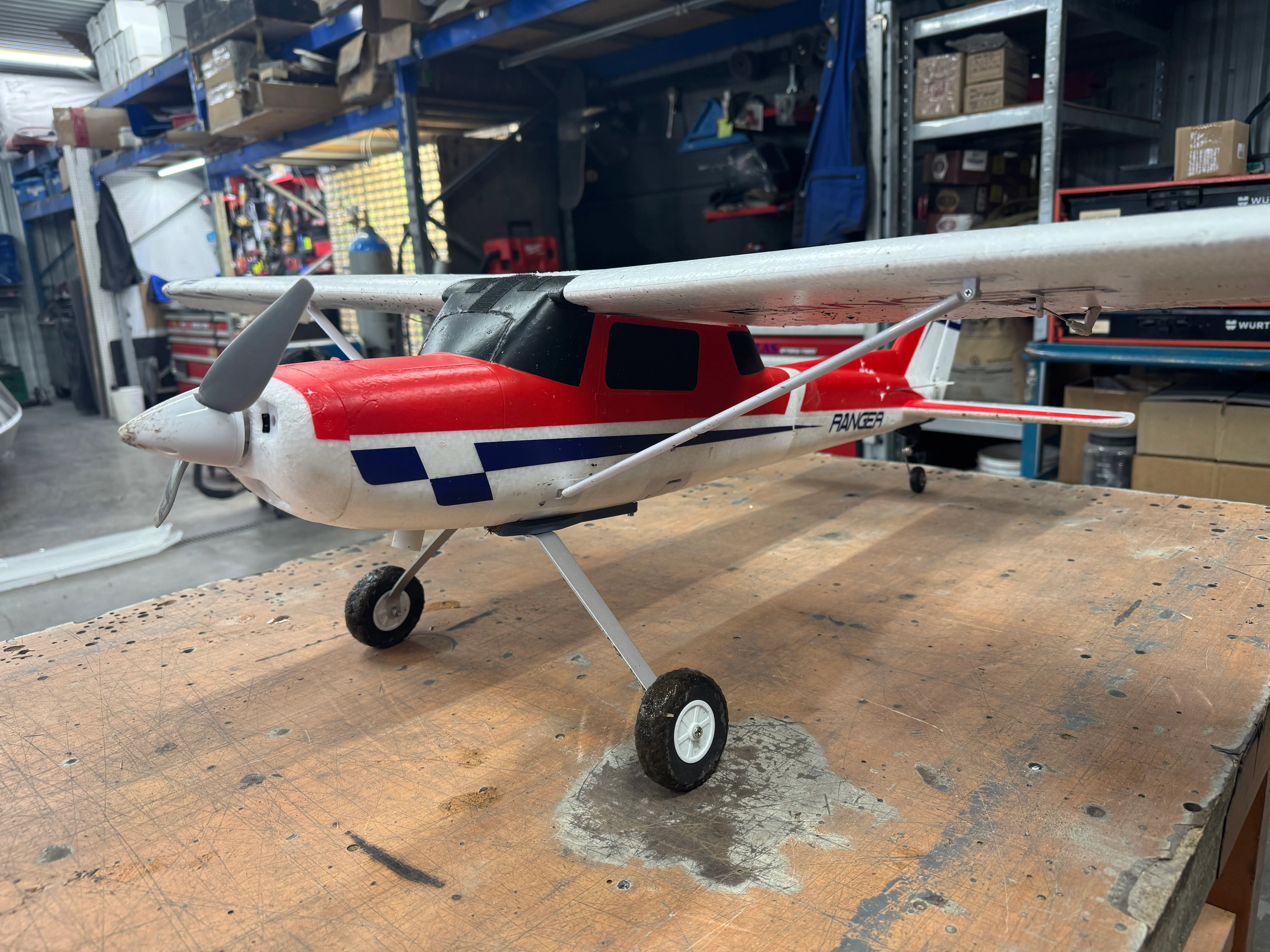 FMS Ranger 1220 'Texas Taildragger' conversion bracket for main landing gear