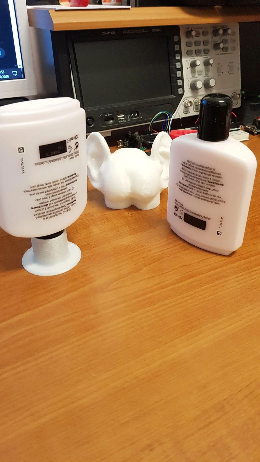 Creme-Staender-creme stand
