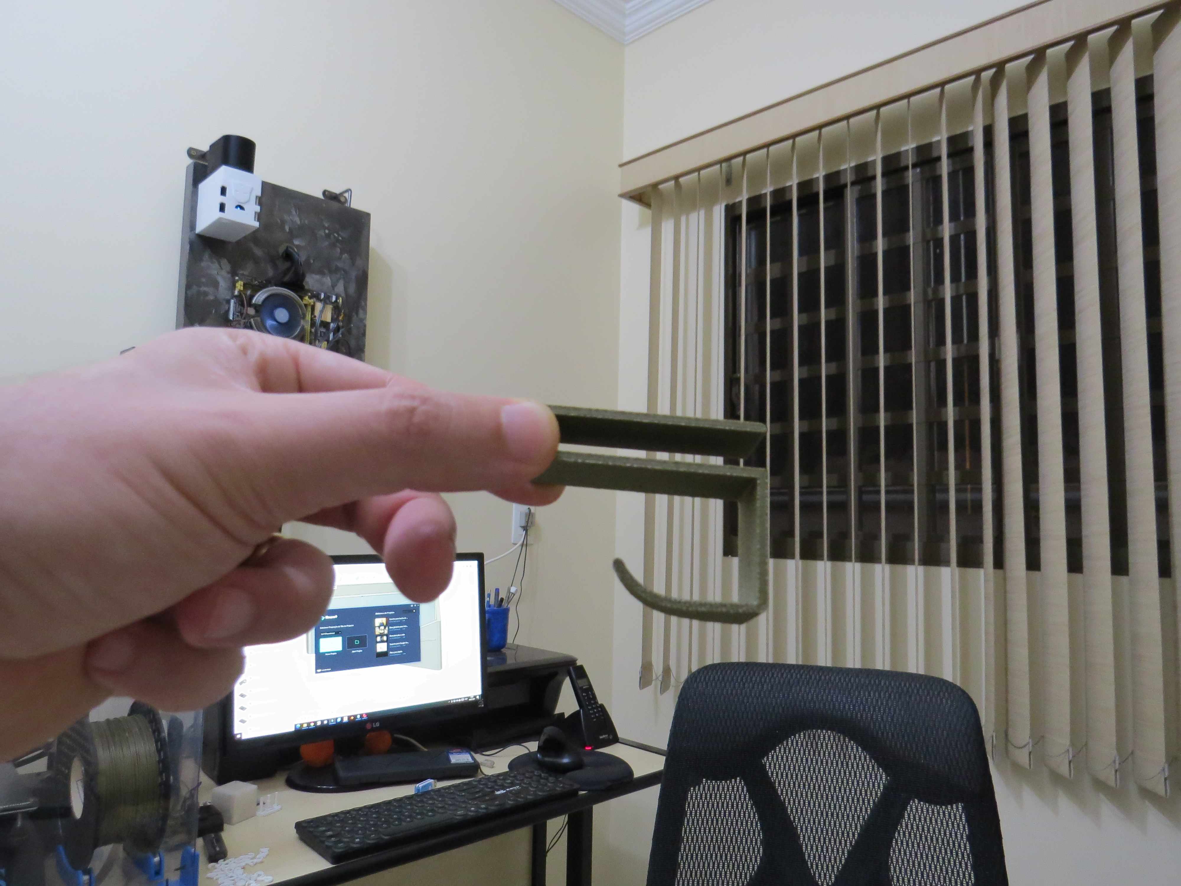 Gancho para bucha de banheiro