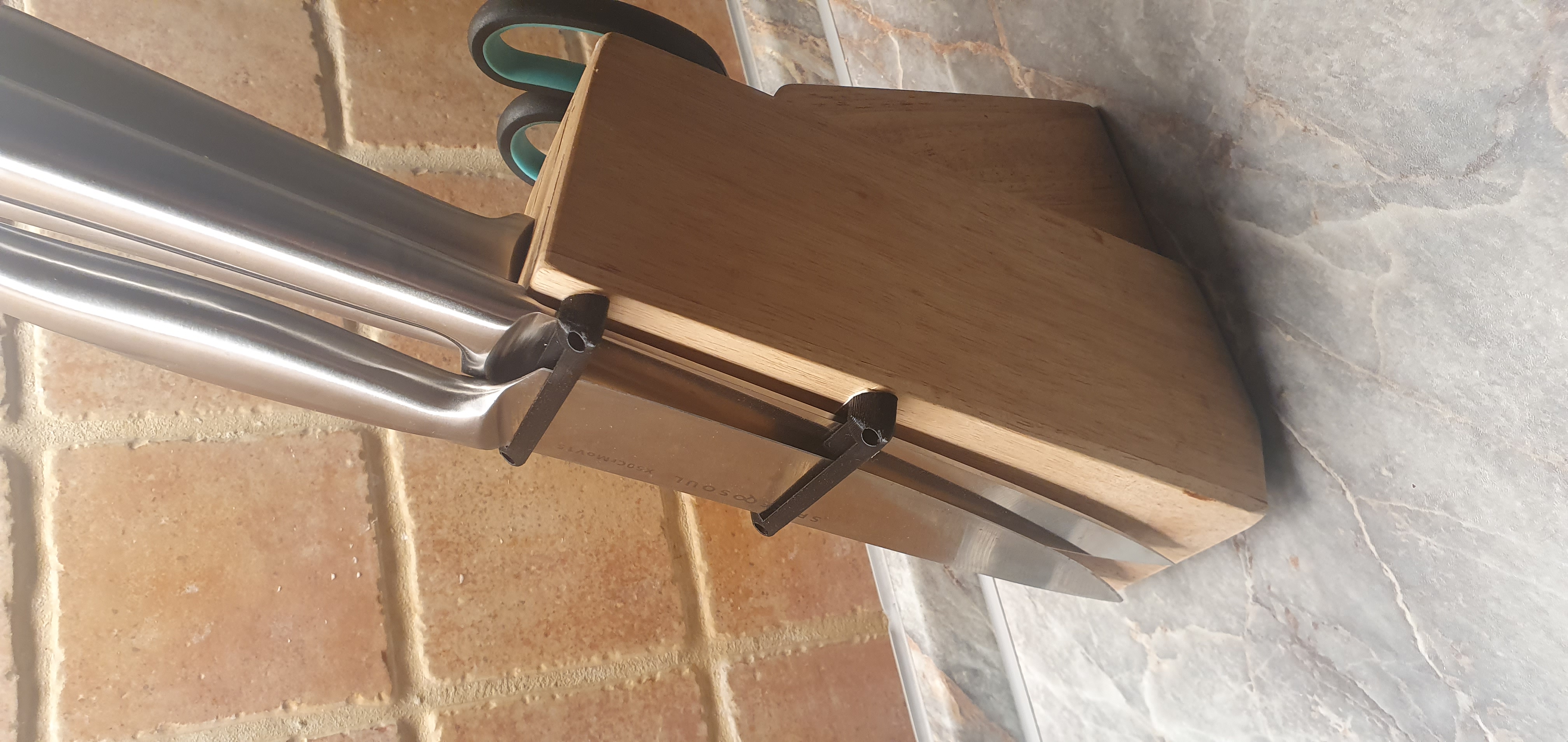 Knife holder