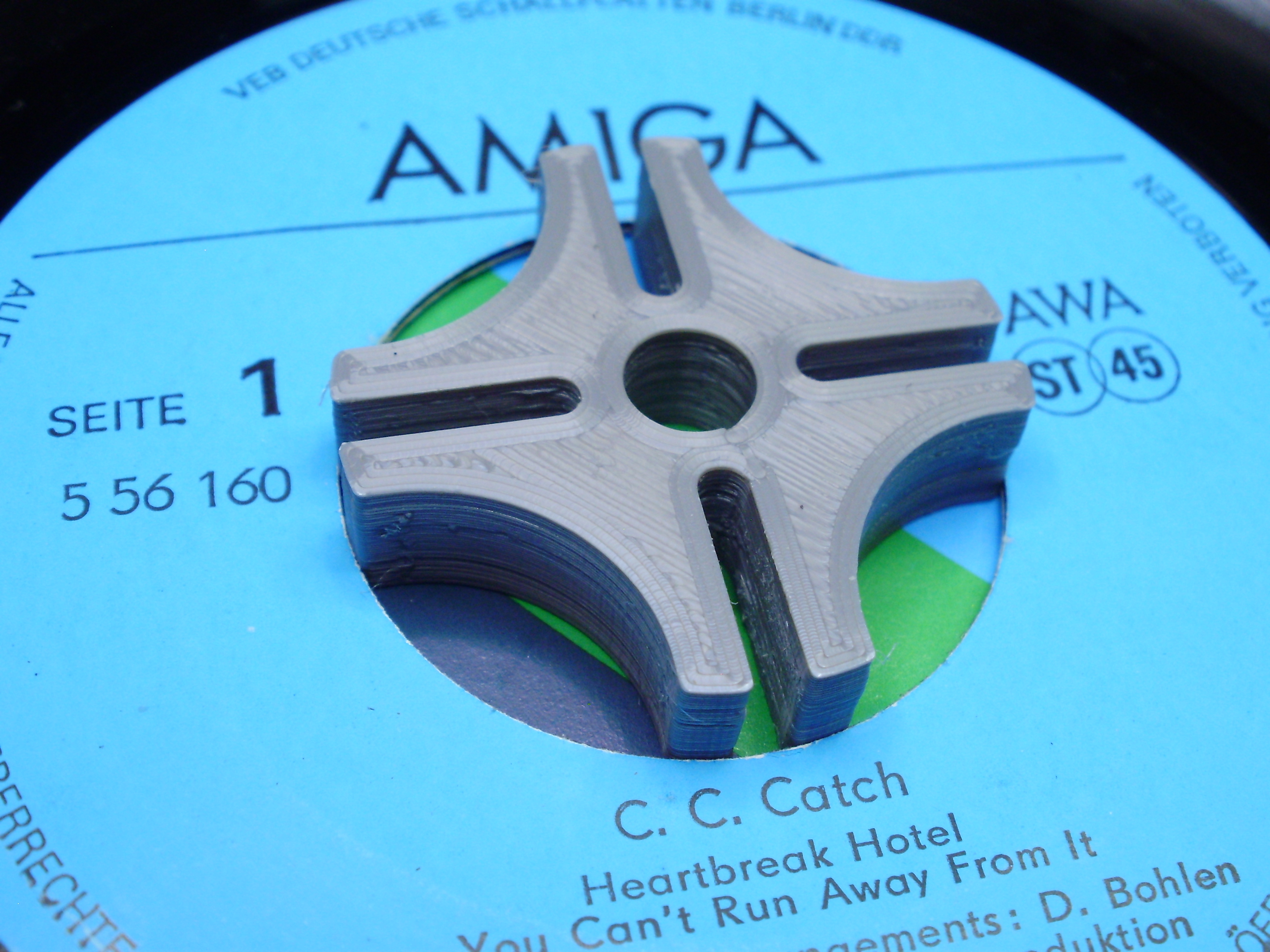 45rpm 7" singles adapter "The Maltese"