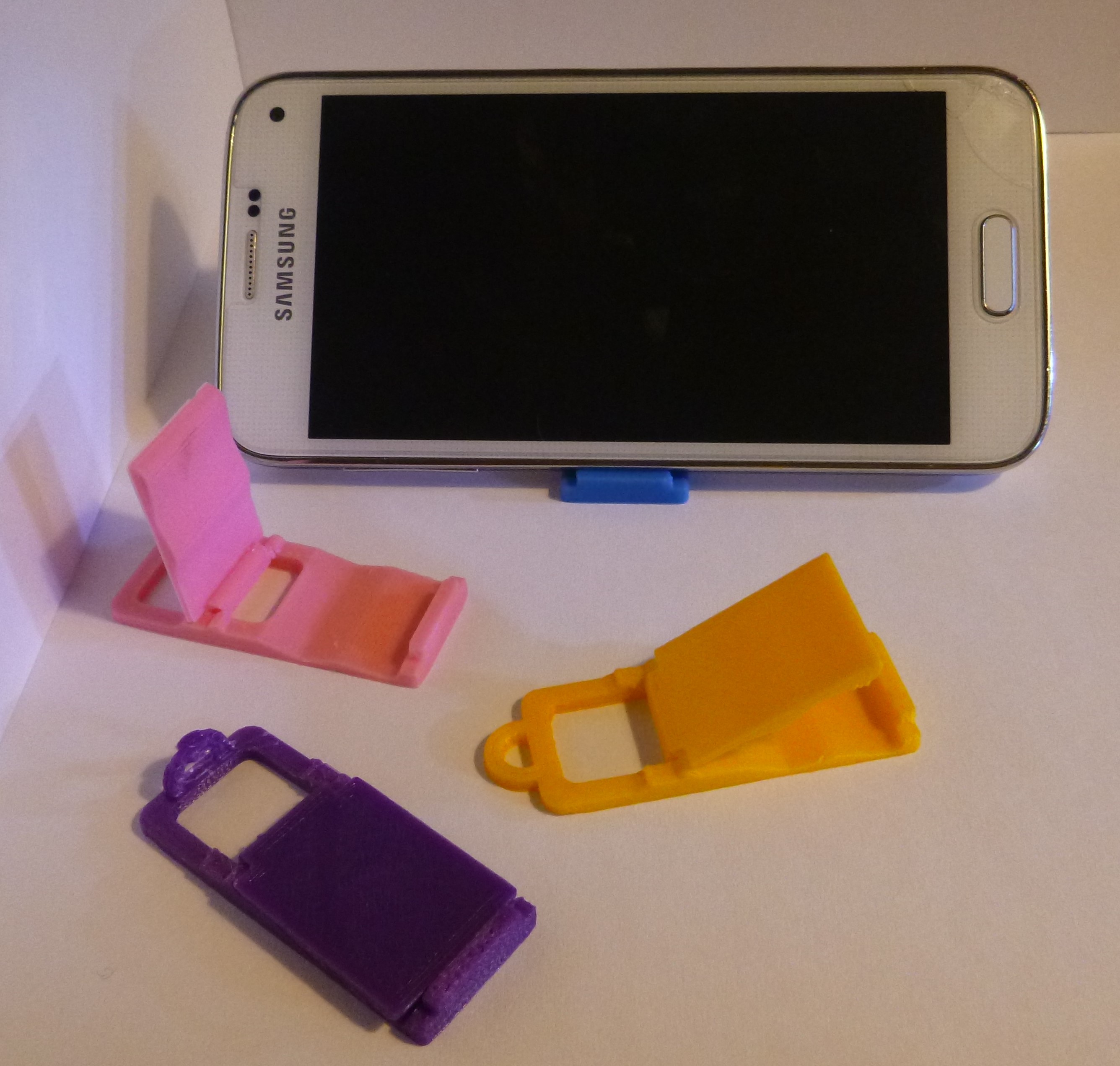 Phone stand (keychain)