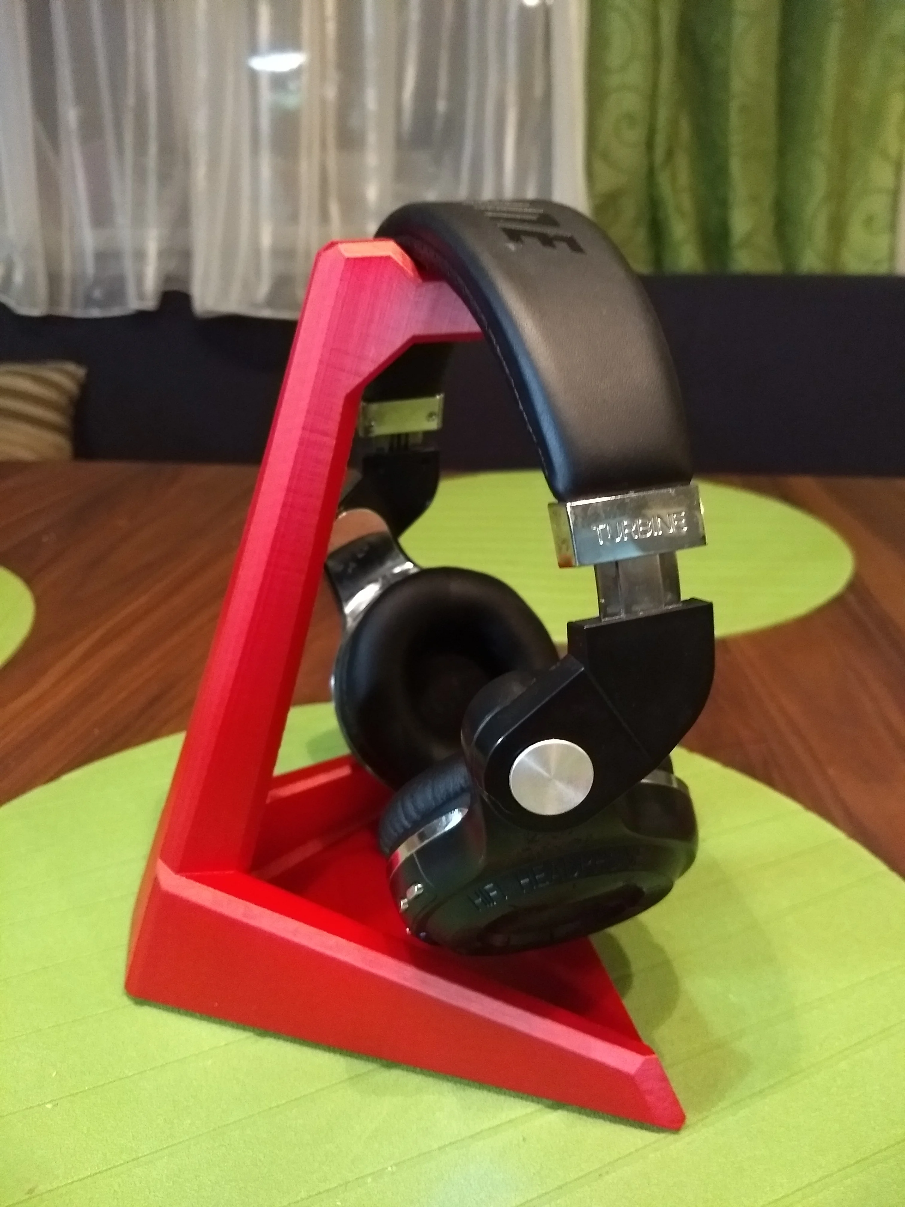 Headset stand