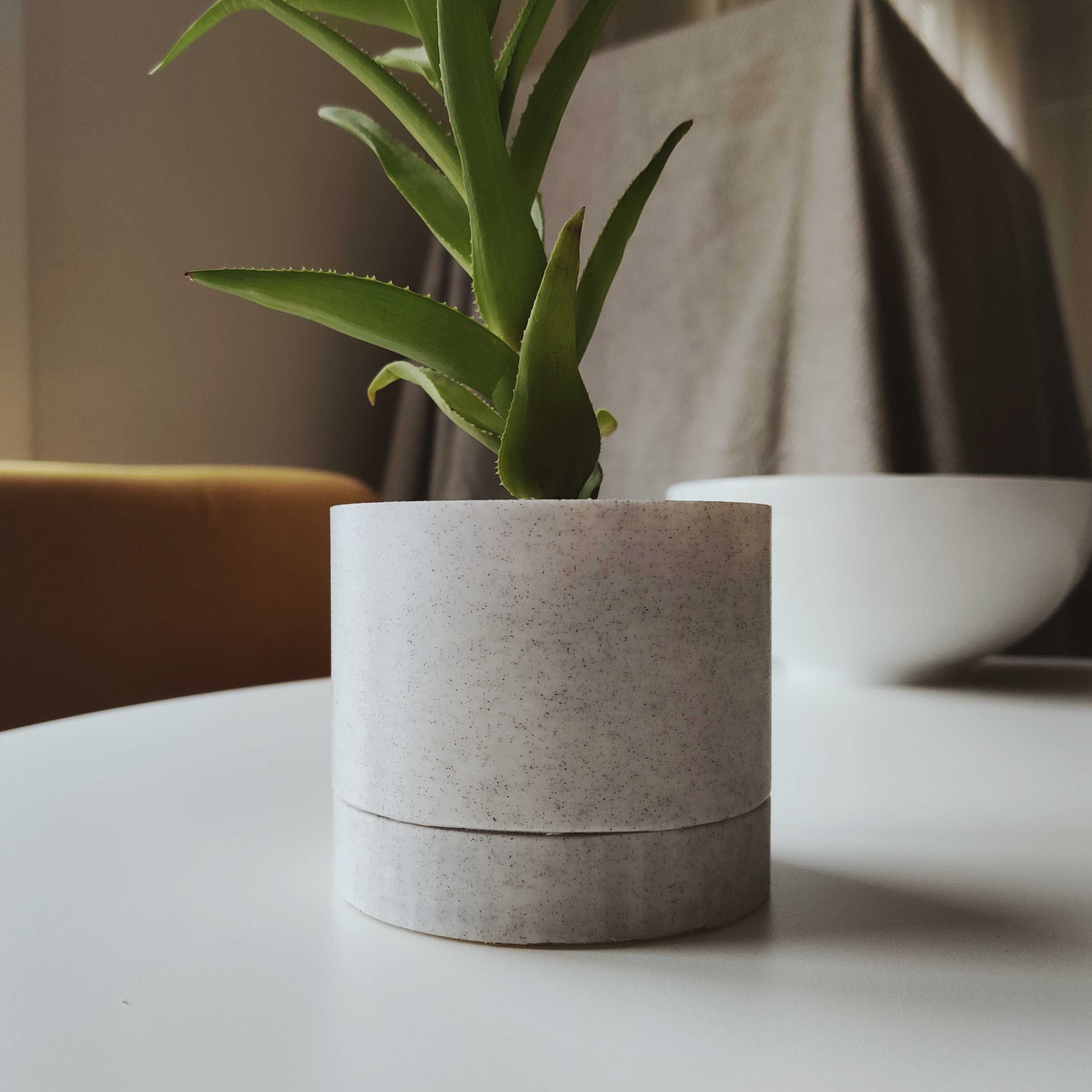 Minimalist Pot and Saucer