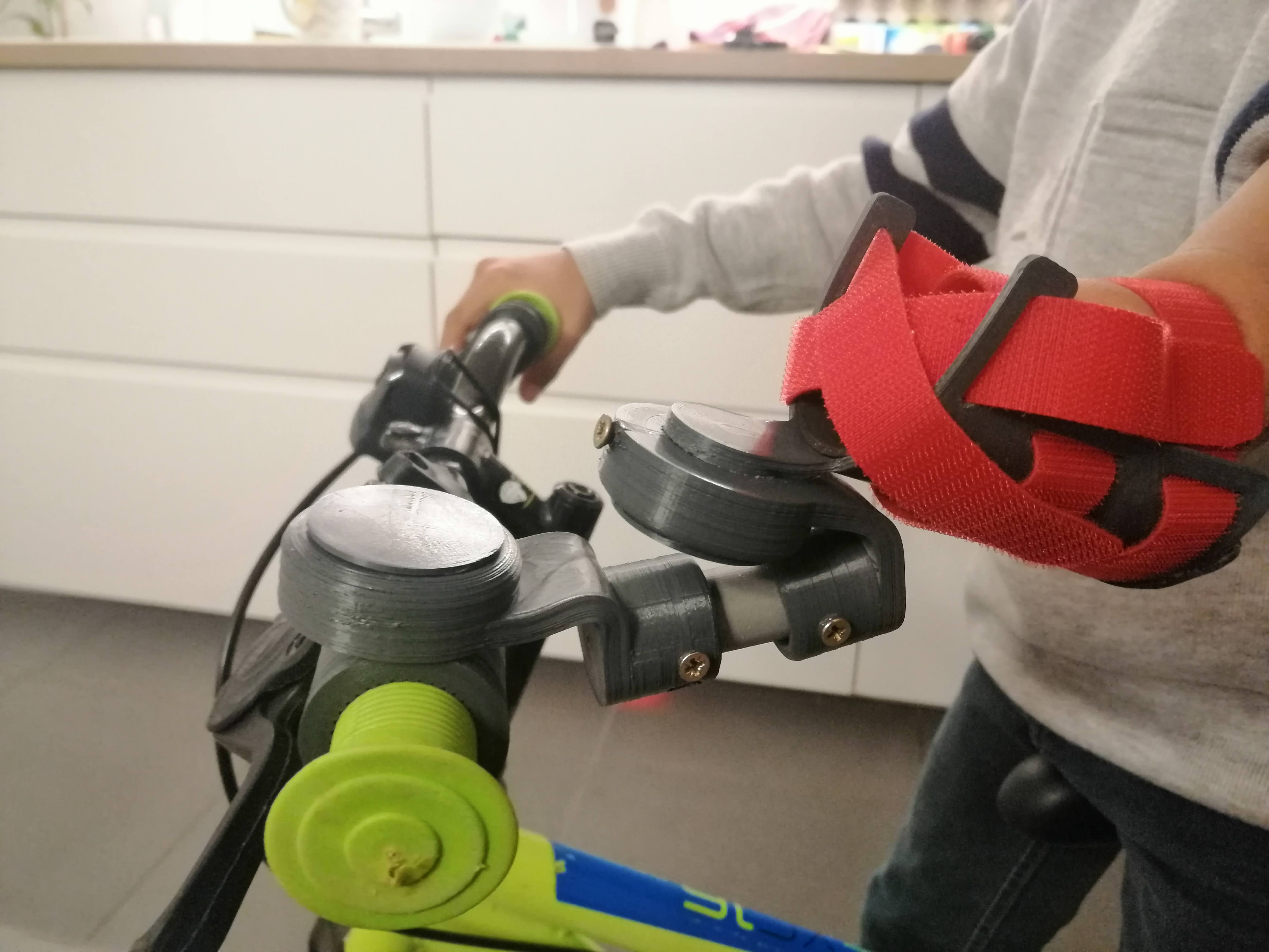 REBIKE Prothèse d'aide au vélo (sans main ou bras) /Bike aid prosthesis (without hand or arm) /