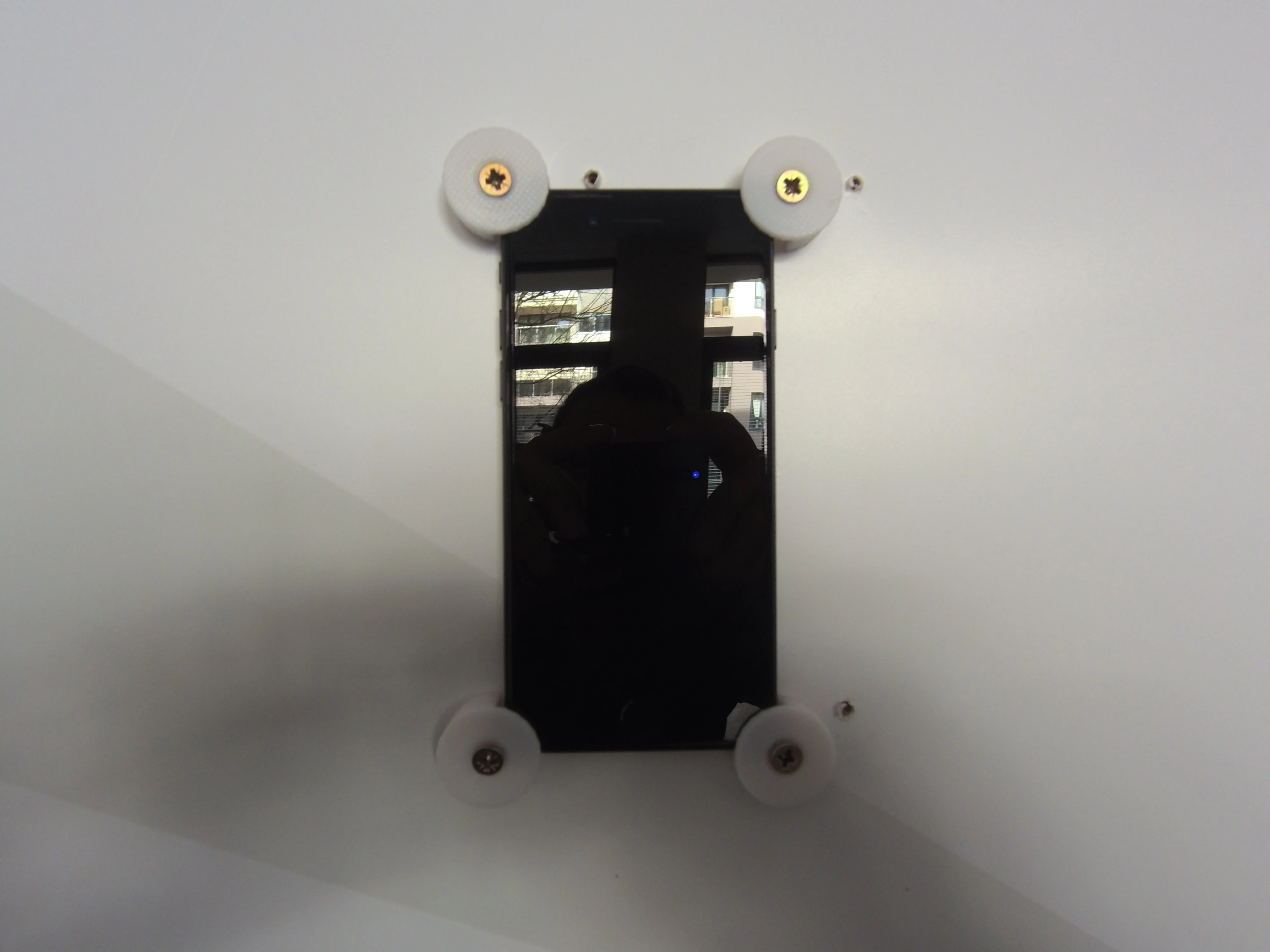 Smartphone or tablet universal anti-theft wall mount bracket with drilling template
