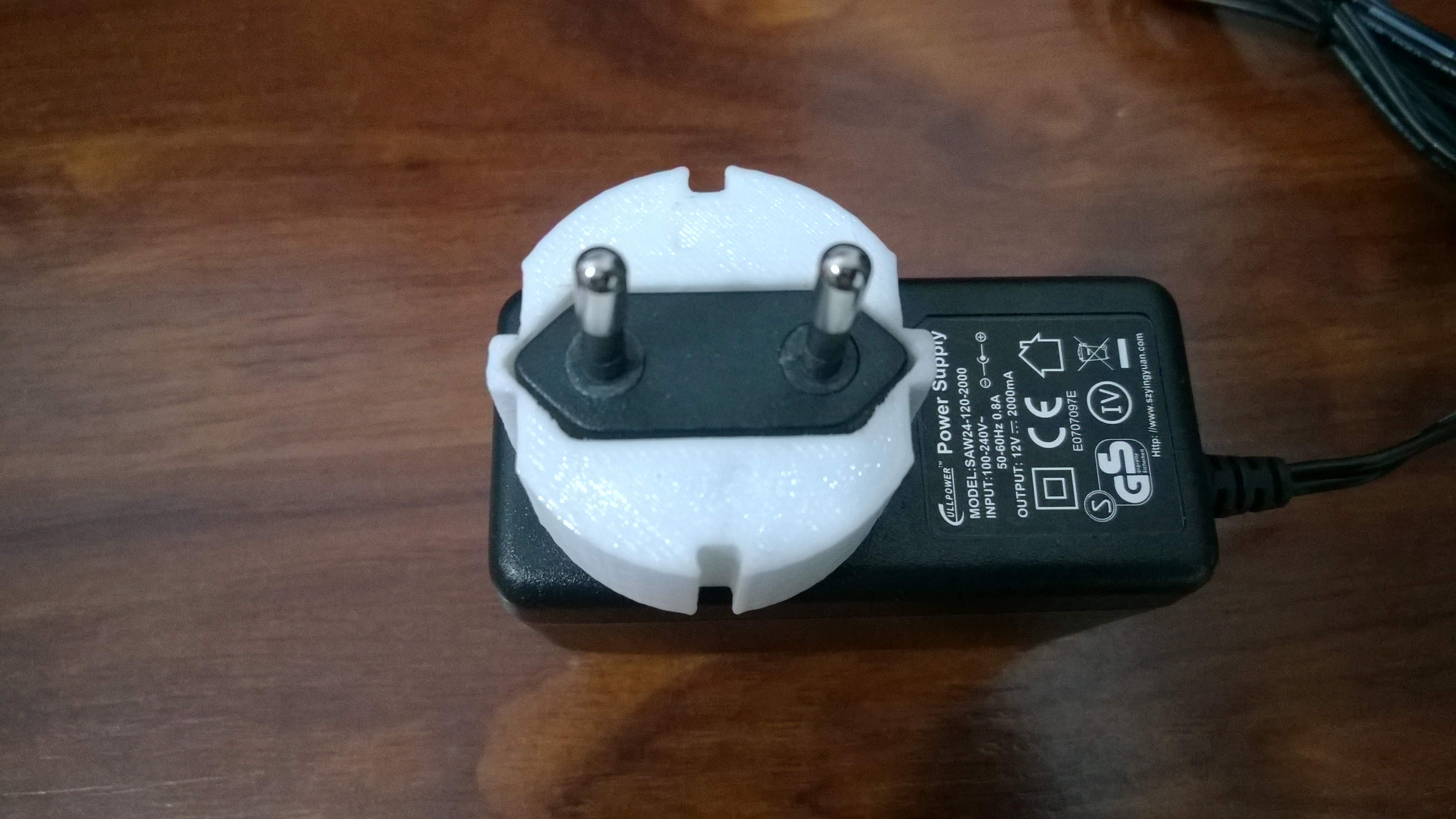 Adaptador enchufe Tipo C = F