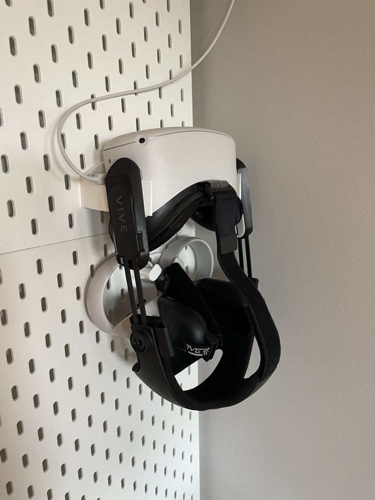 Quest 2 Ikea Skådis Skadis pegboard mount