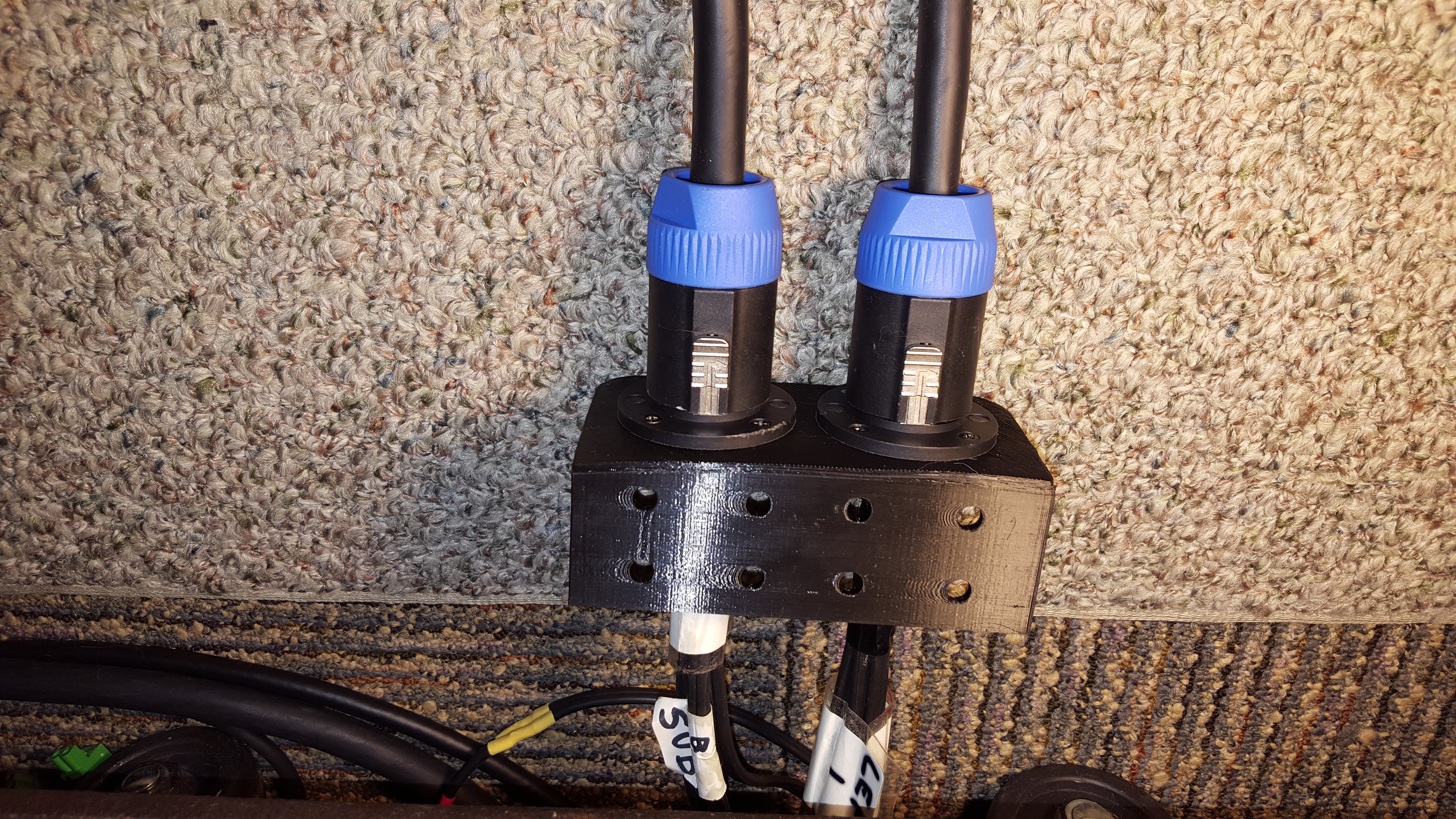 Speakon flange bracket (double)
