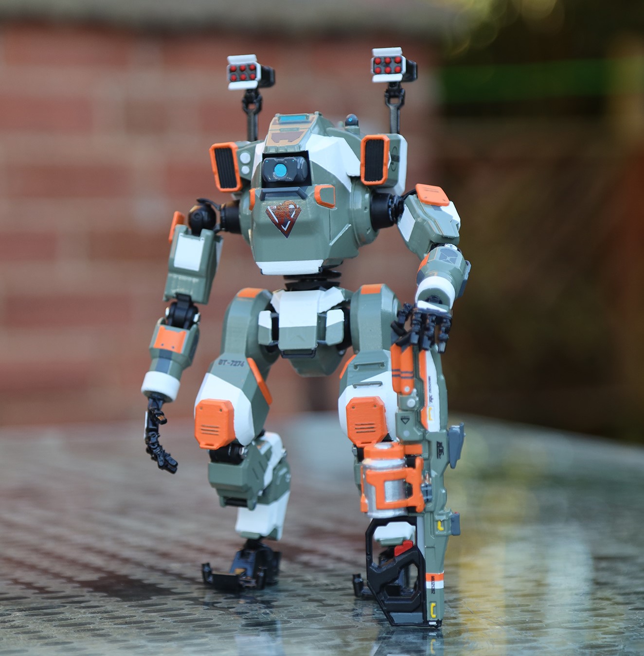 Titan BT 7274