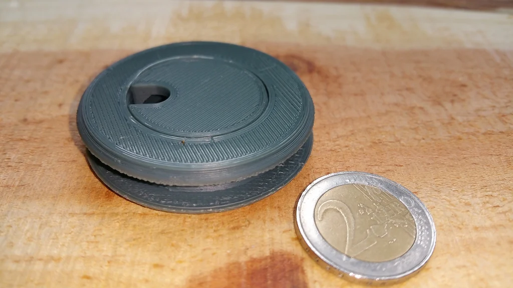 Parametric Hole Grommet & Snap-in Flush Cover
