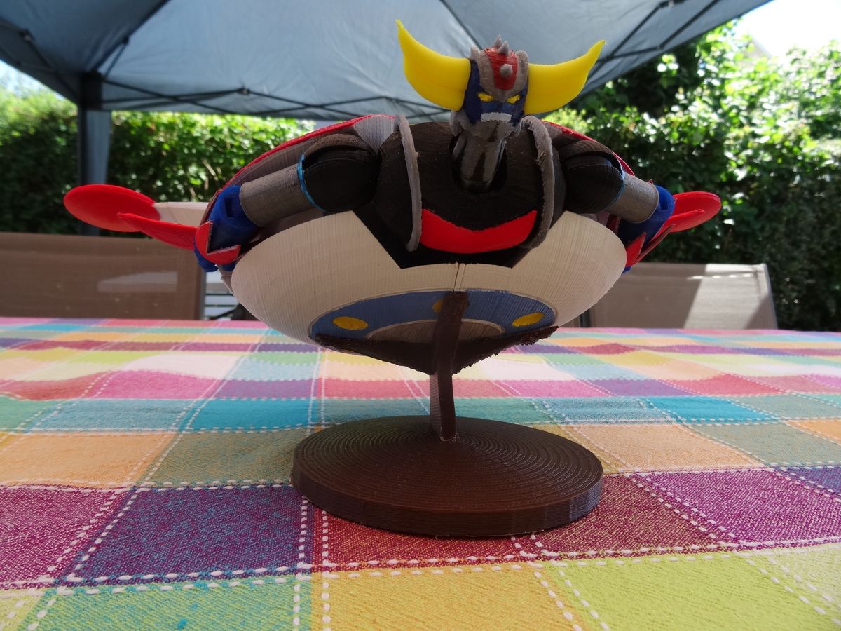 La soucoupe de Goldorak -  ＵＦＯロボット グレンダイザー Yūfō Robo Gurendaizā - UFO Robo Grendizer flying saucer