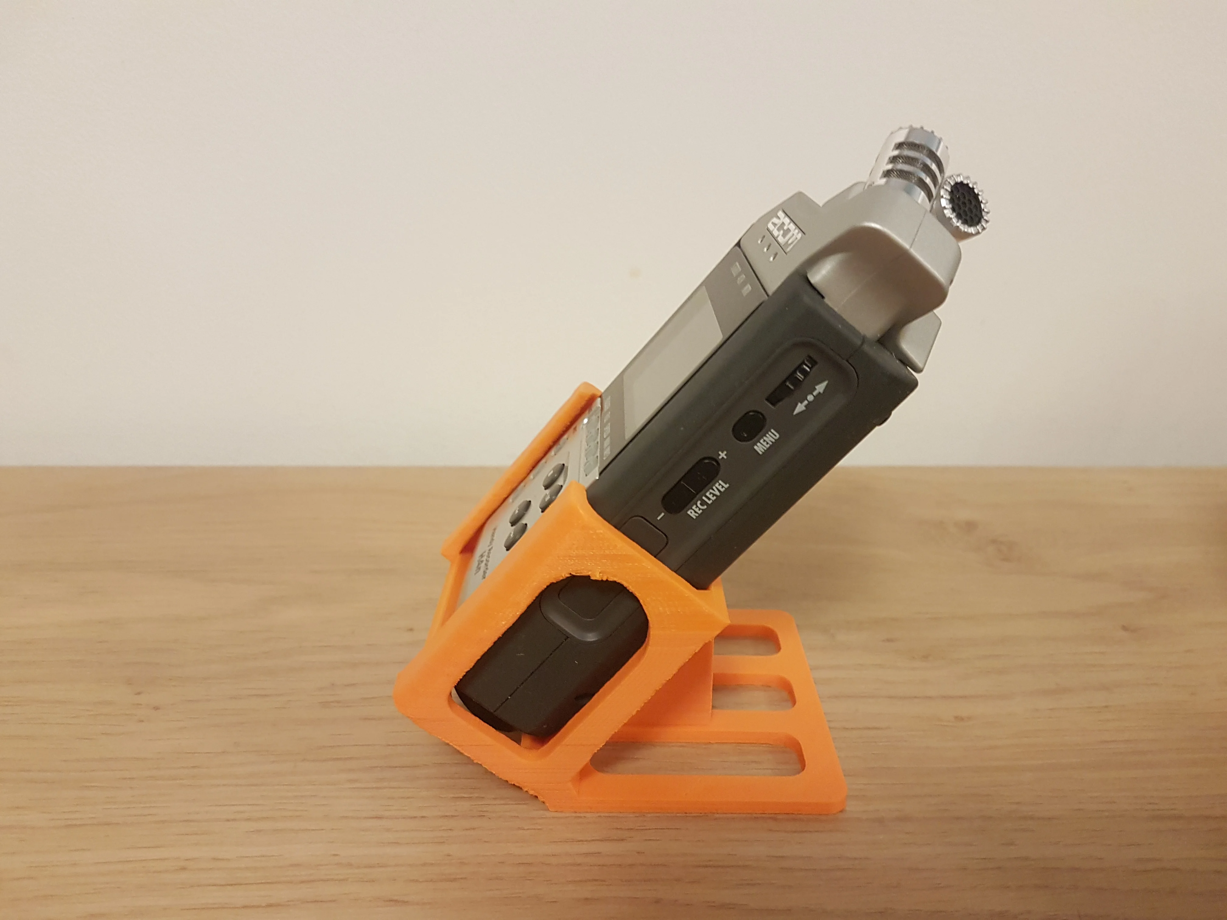 Zoom H4n desktop stand
