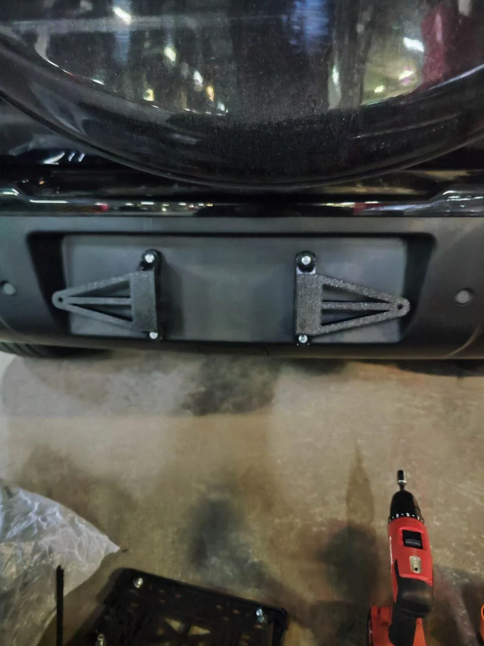 Переходник для крепления номера на китайские авто без рамки / Adapter for mounting a license plate on Chinese cars without a frame