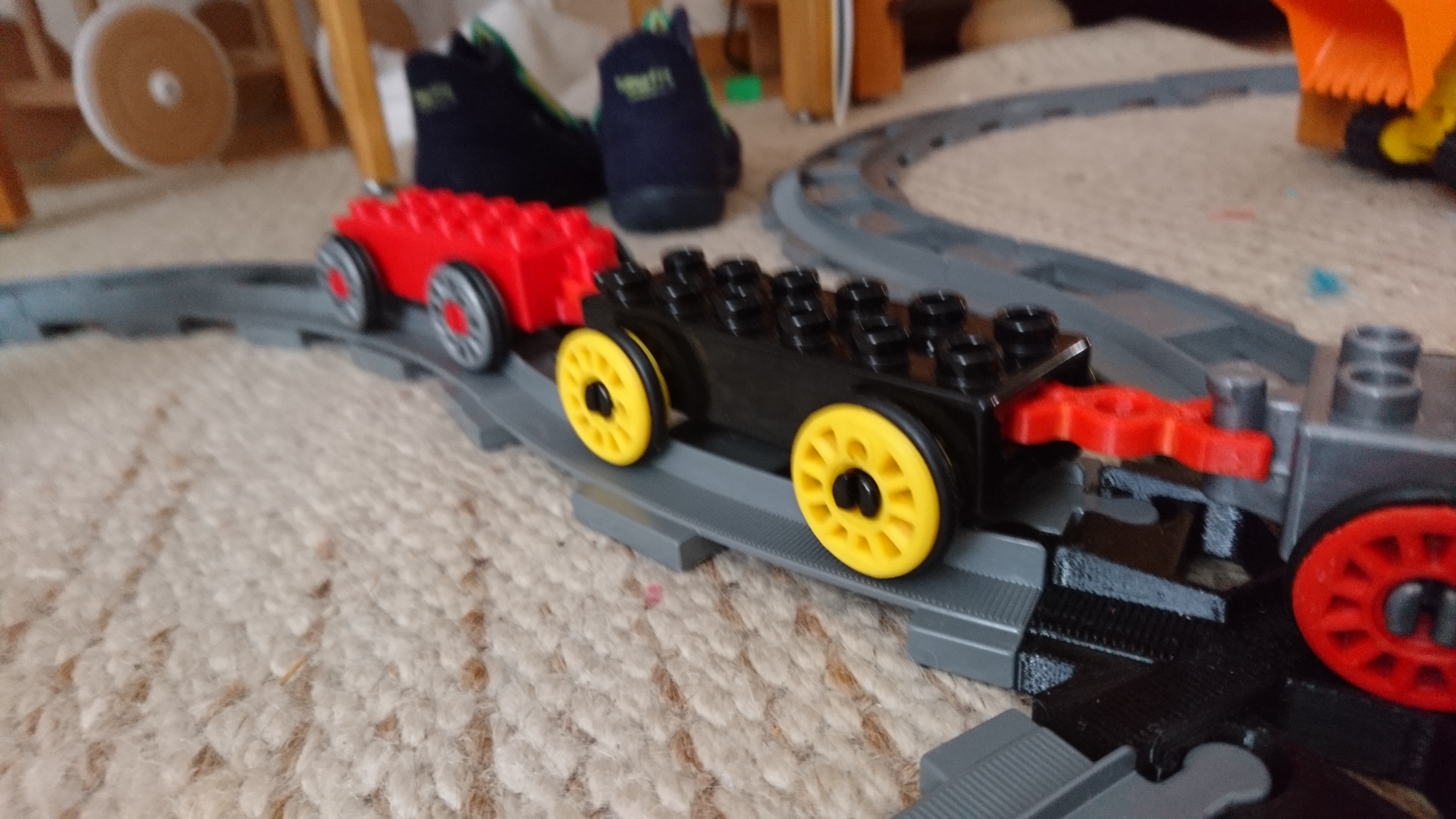 Large building bricks compatible train car