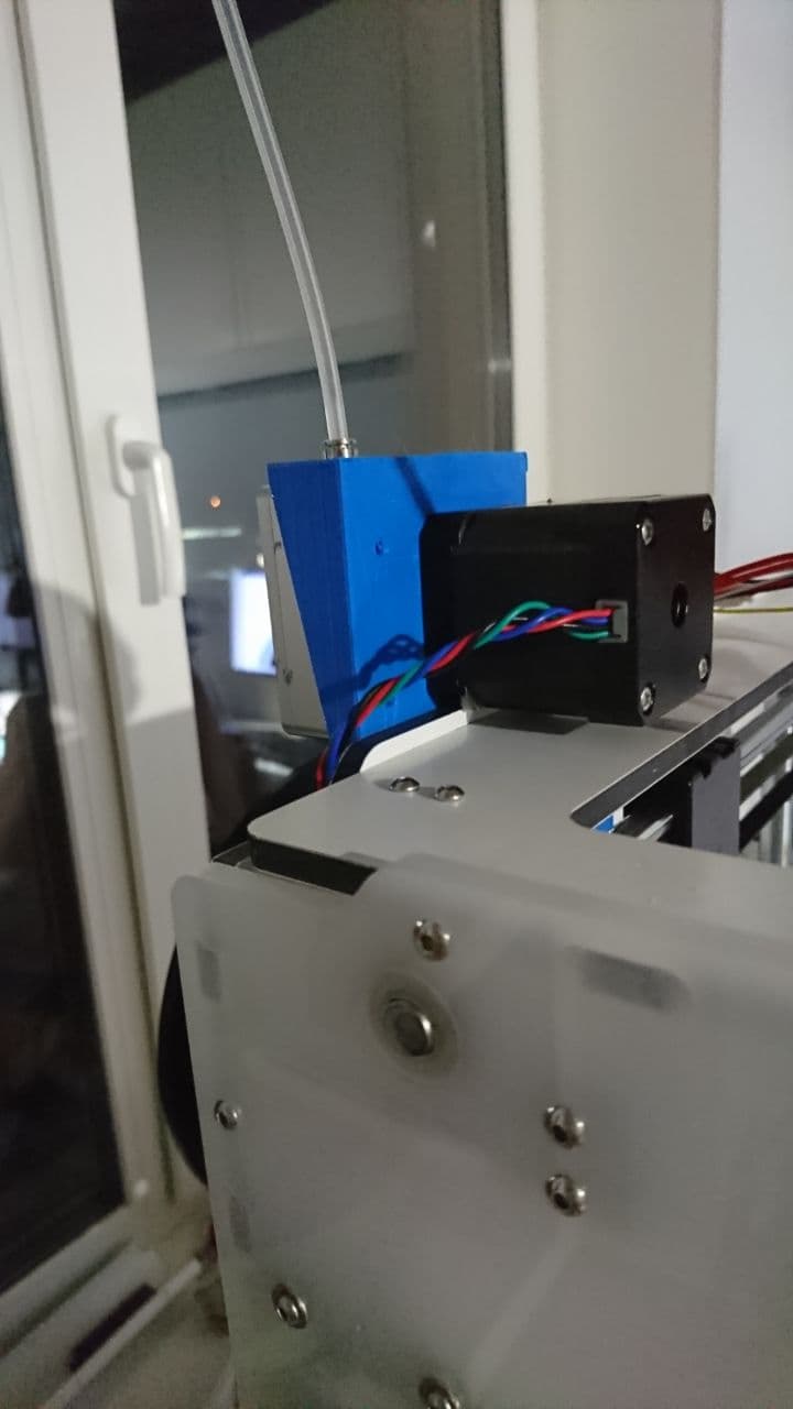 Ultimaker 2+ feeder holder