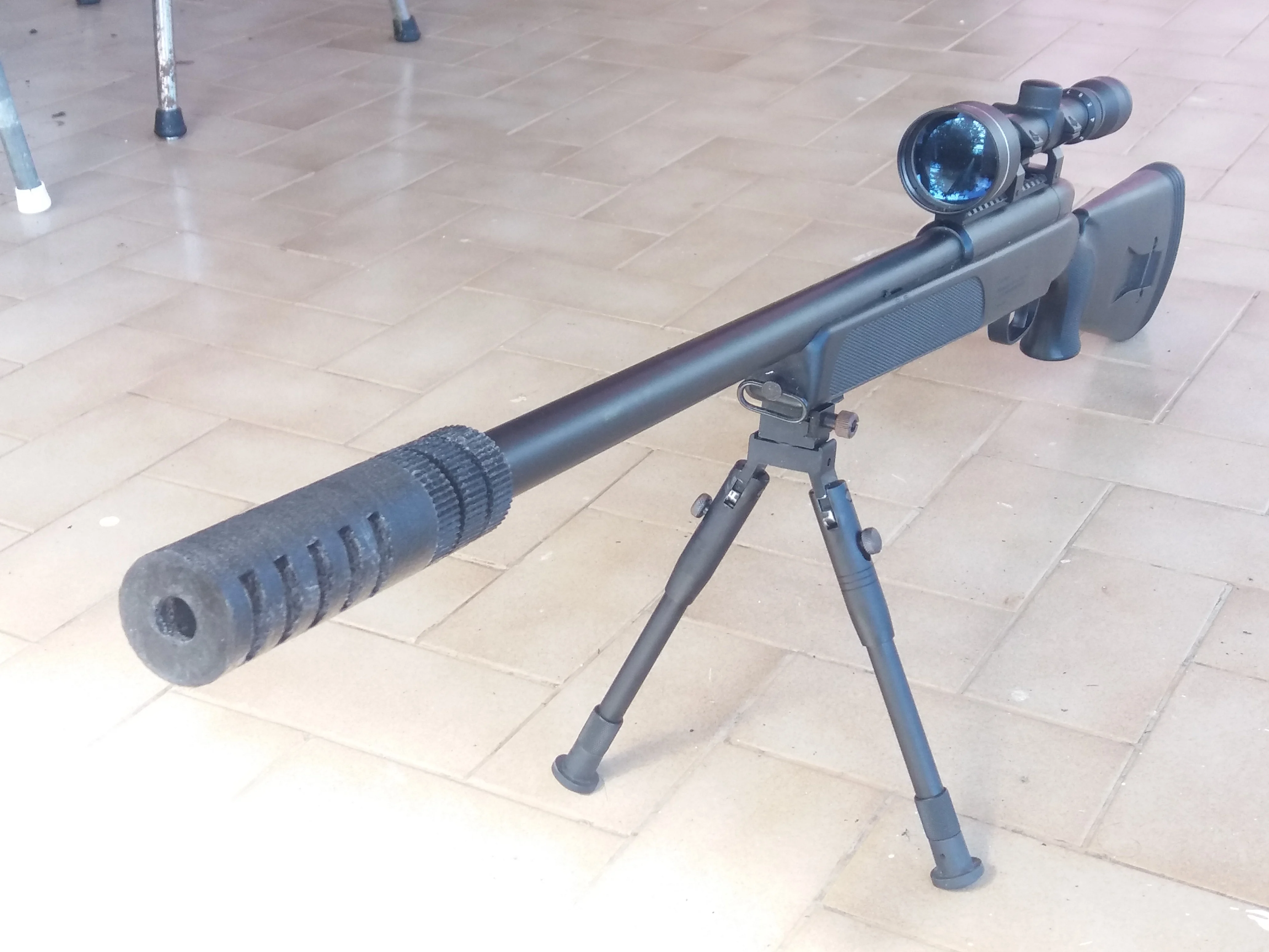 Airsoft sniper rifle flash hider