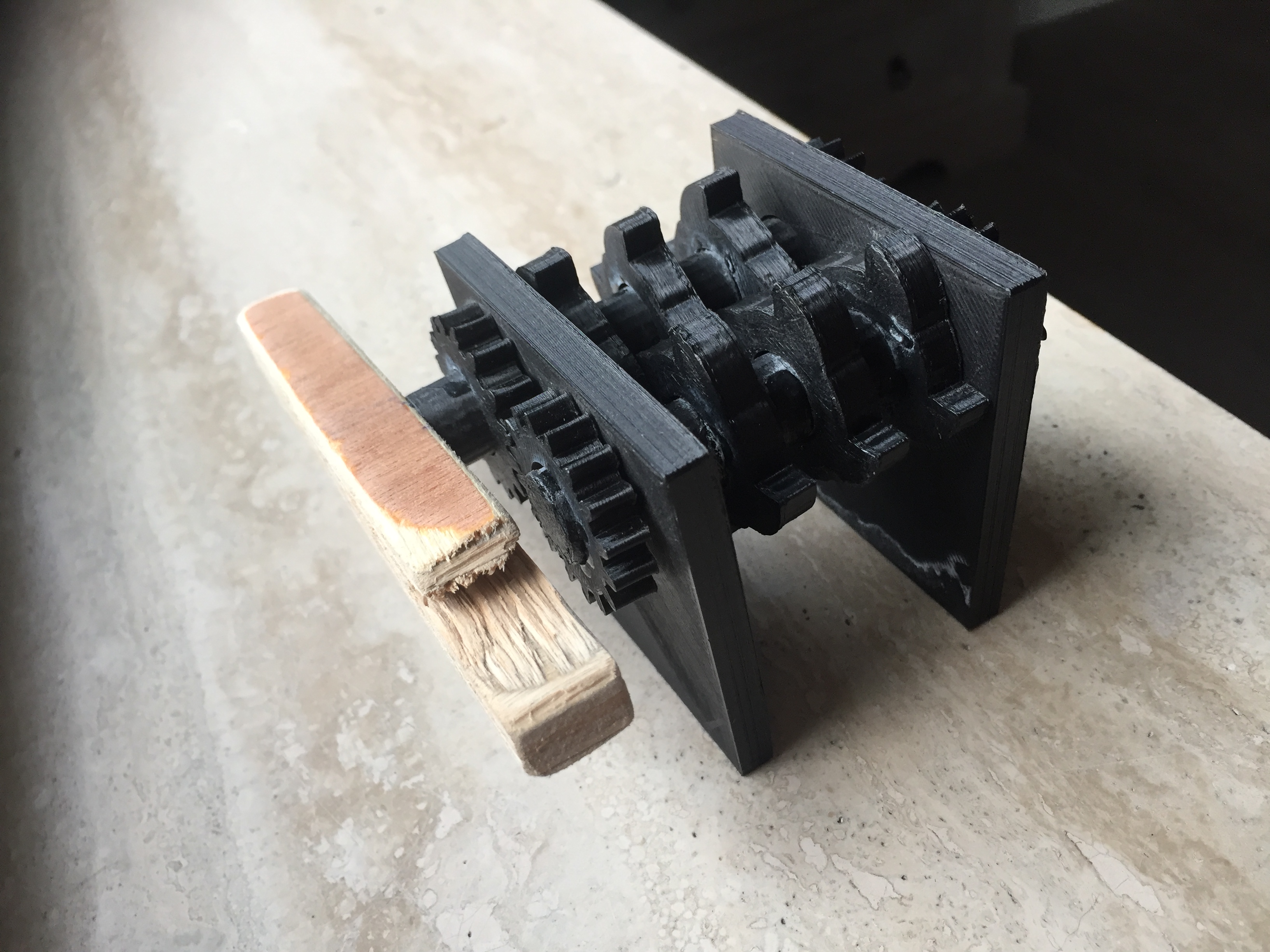 Functional mini shredder