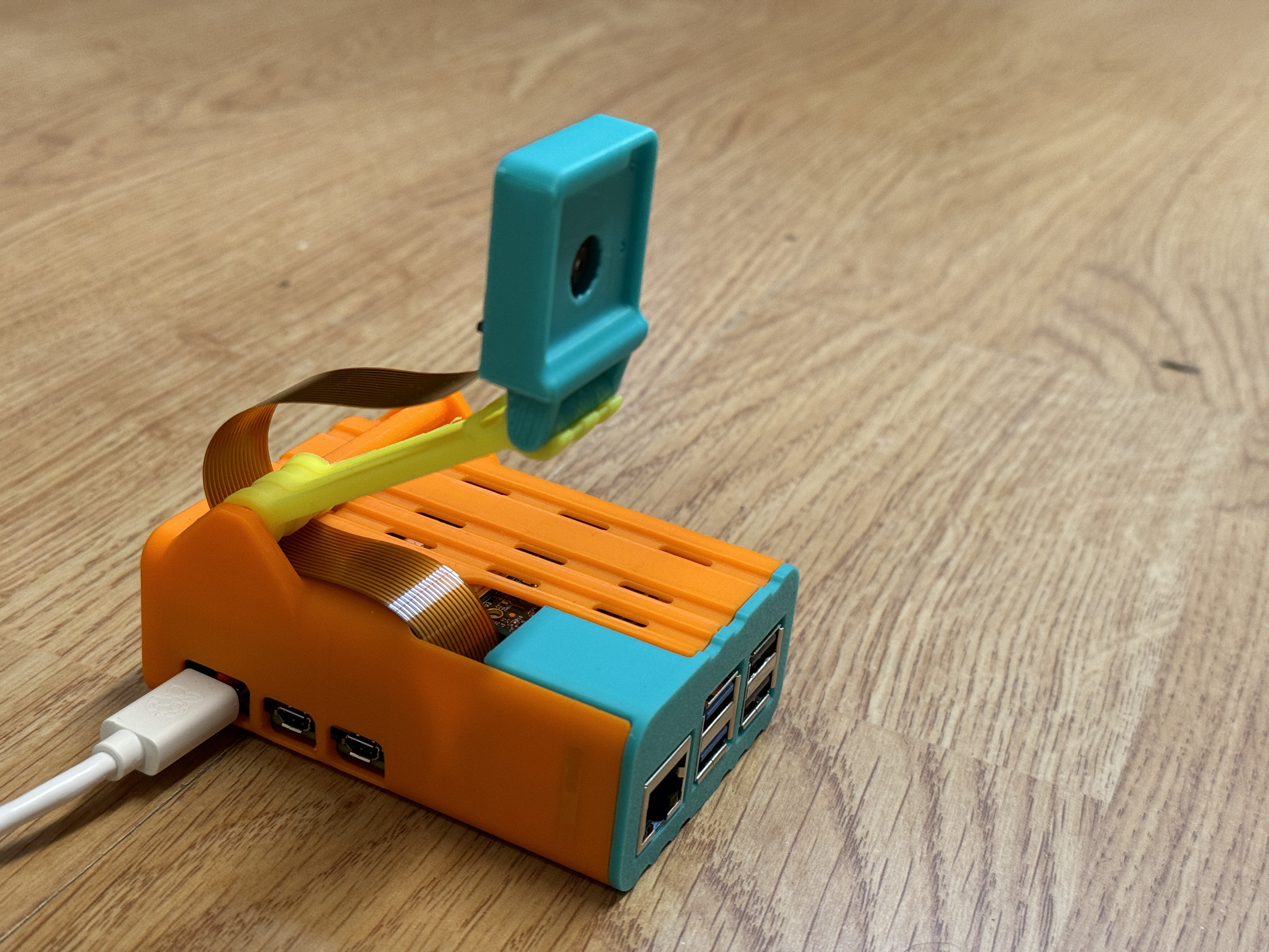 Raspberry pi 5 case compatible with AI Kit and camera