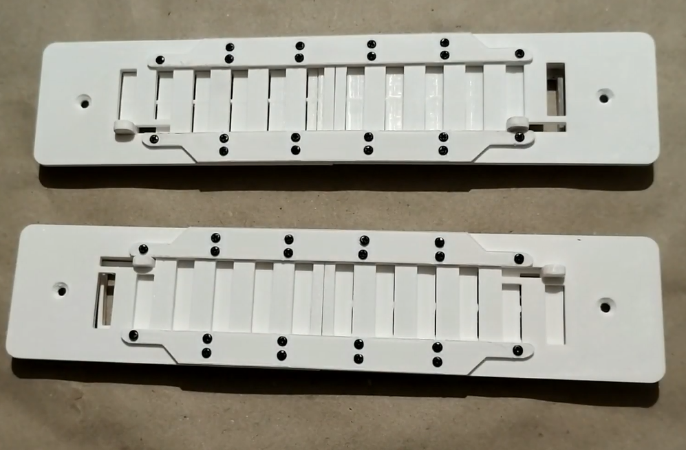Ventilation grille with a latch / Kratka wentylacyjna zamykana