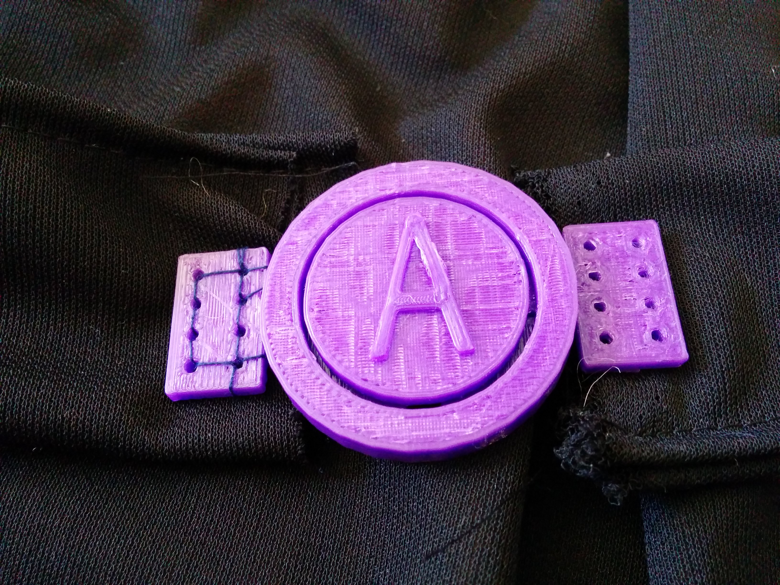 Customizable cloak clasp