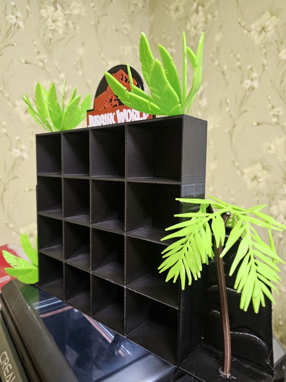 Jurassic World Kinder Joy figure stand