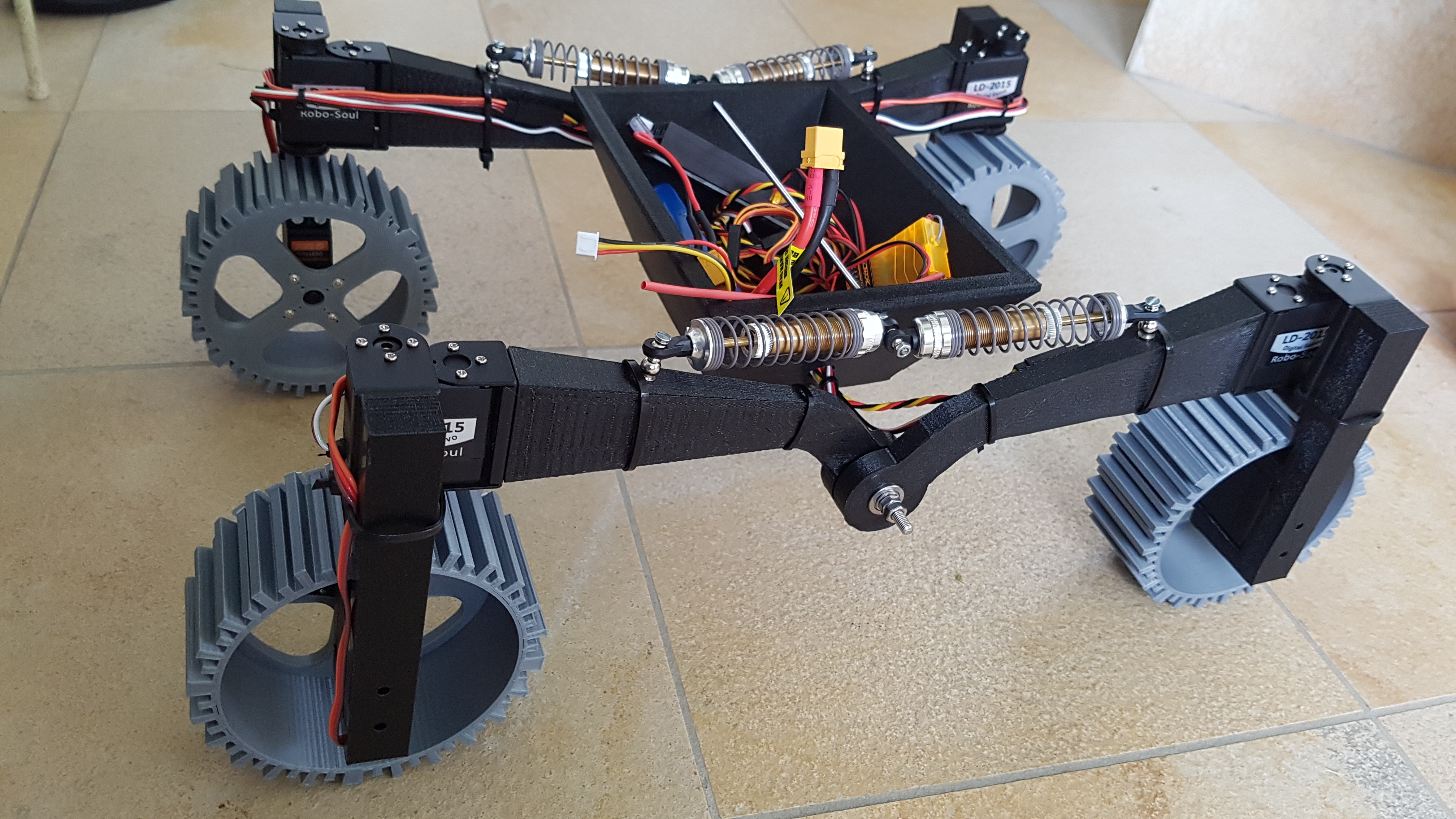 Mars Robot Rover RC Crawler with directional wheels