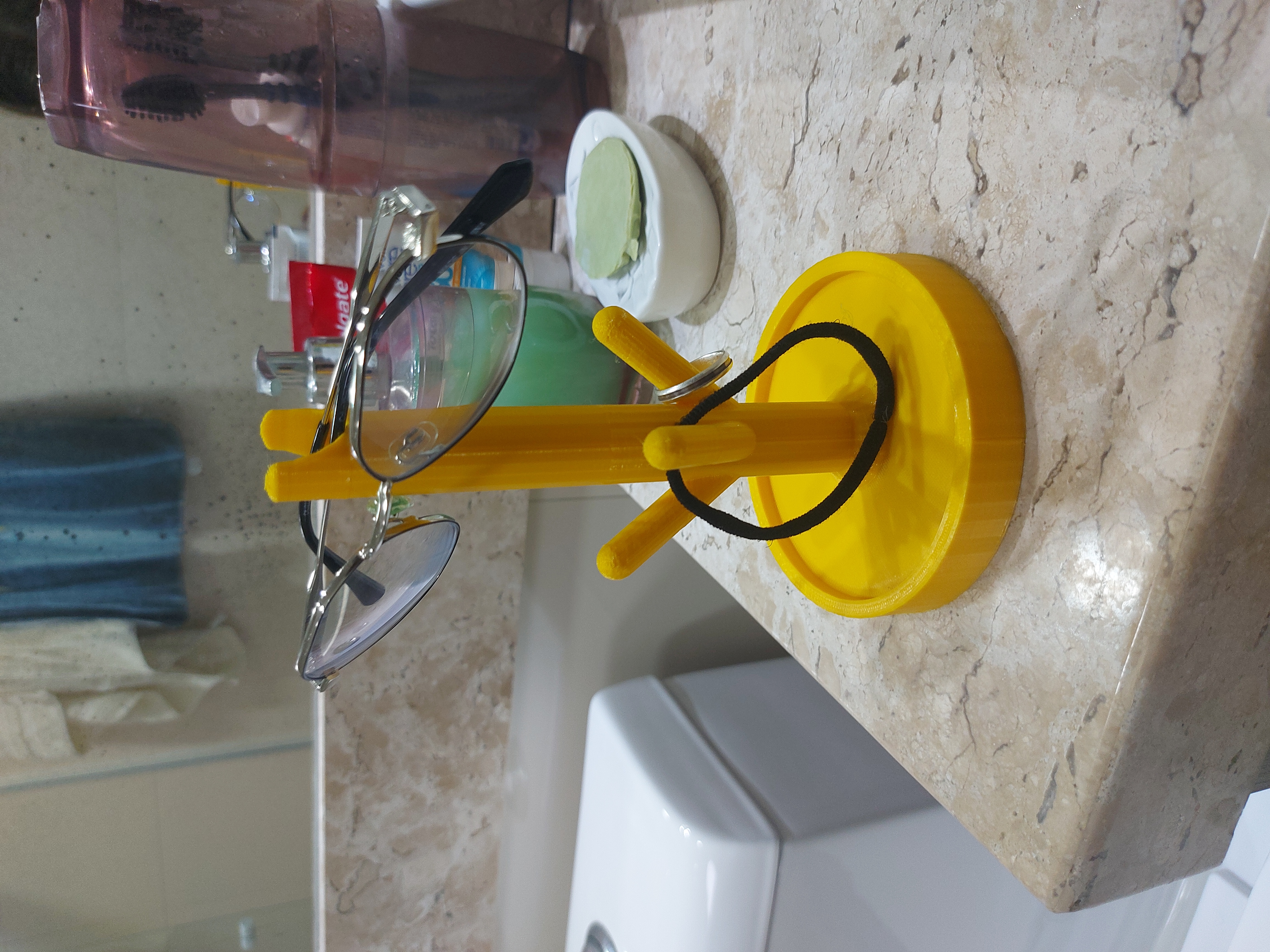 Multi-purpose bathroom holder thing (Supportless)