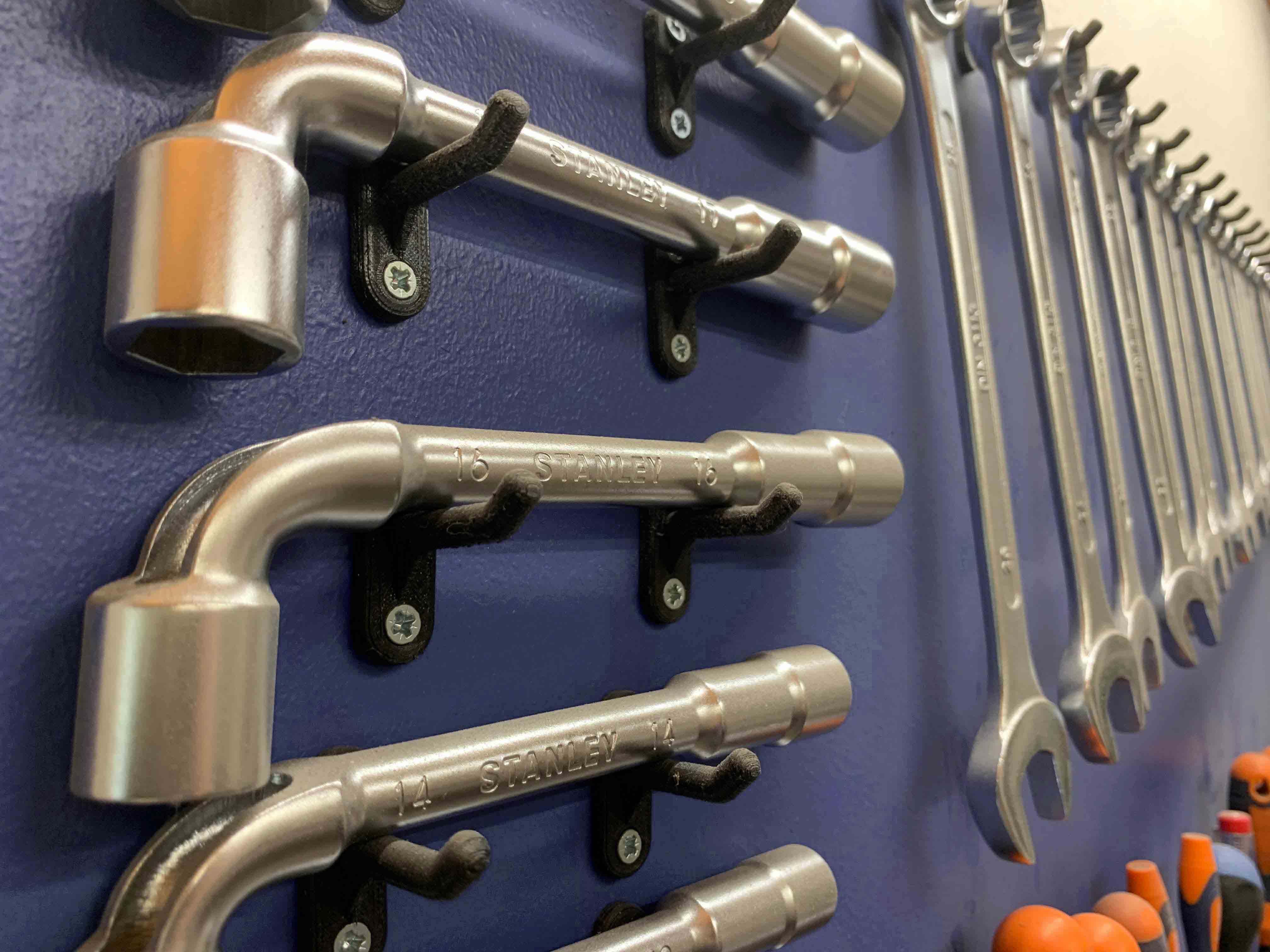 Wall tool hooks