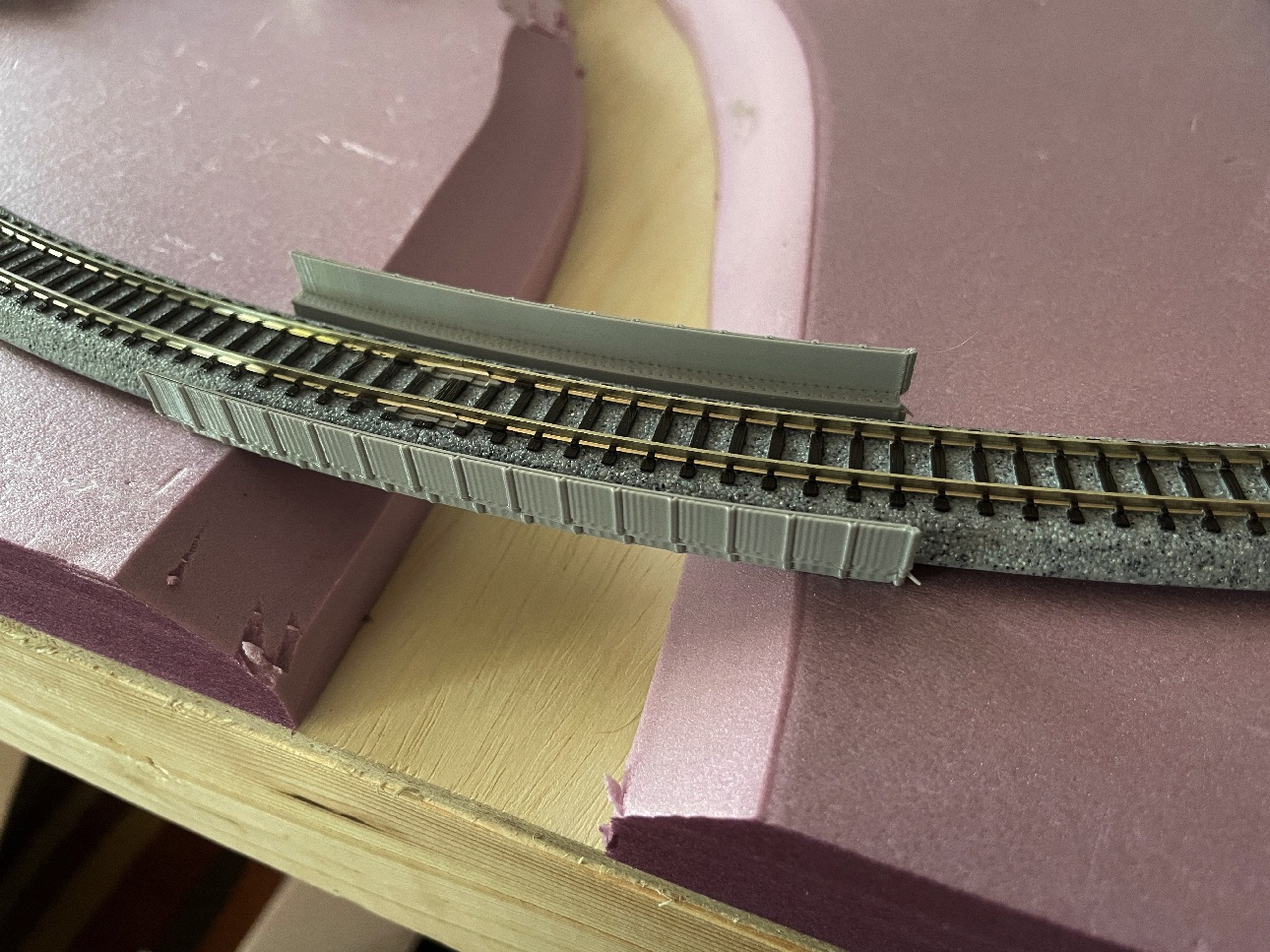 Customizable Curved Bridge for N Scale Unitrack