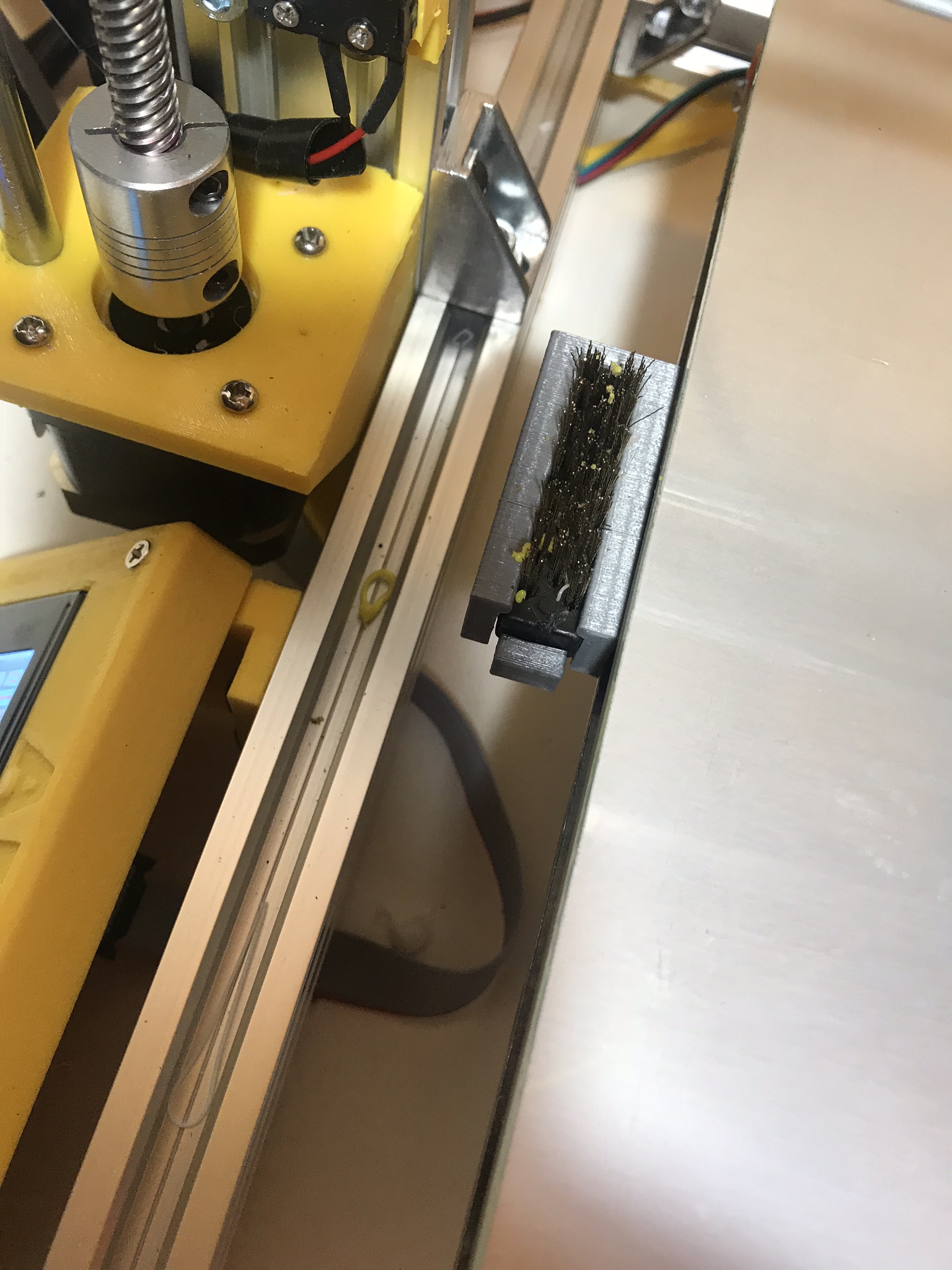 A8 Easy-Change Wire Brush Holder- V.Easy Install
