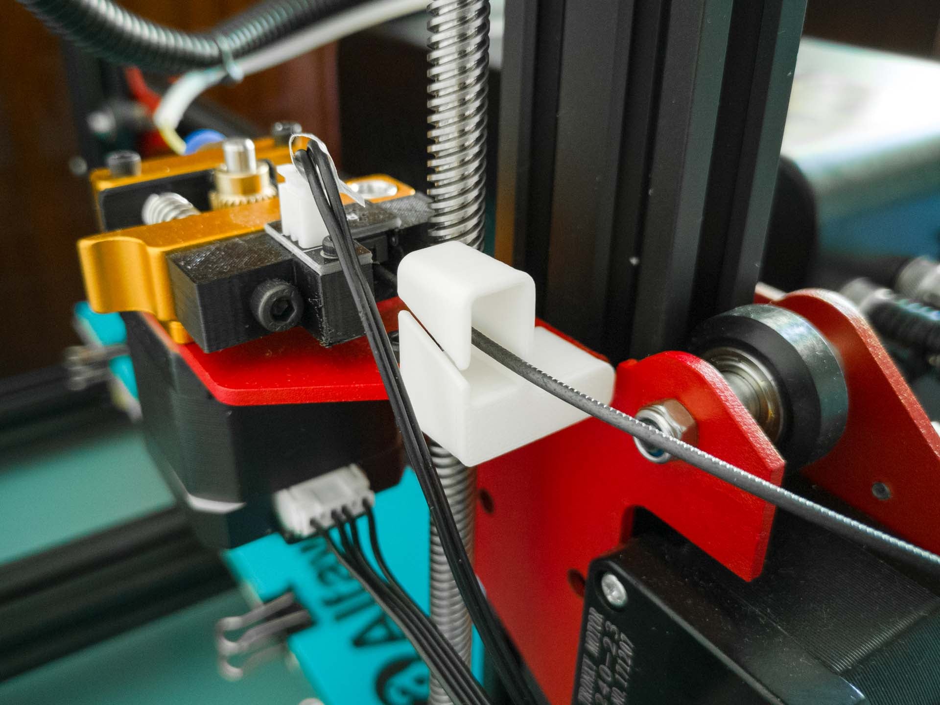 Filament guide for CR-10S, Ender-3, Alfawise U20, etc.