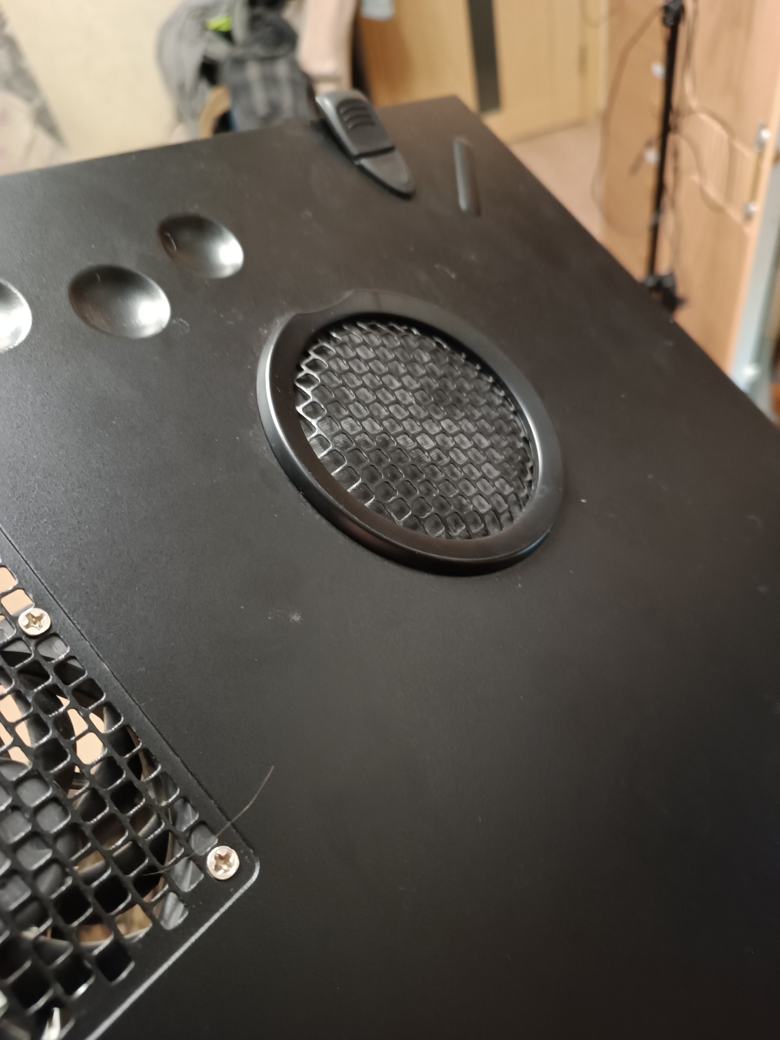 InWin CPU vent cower