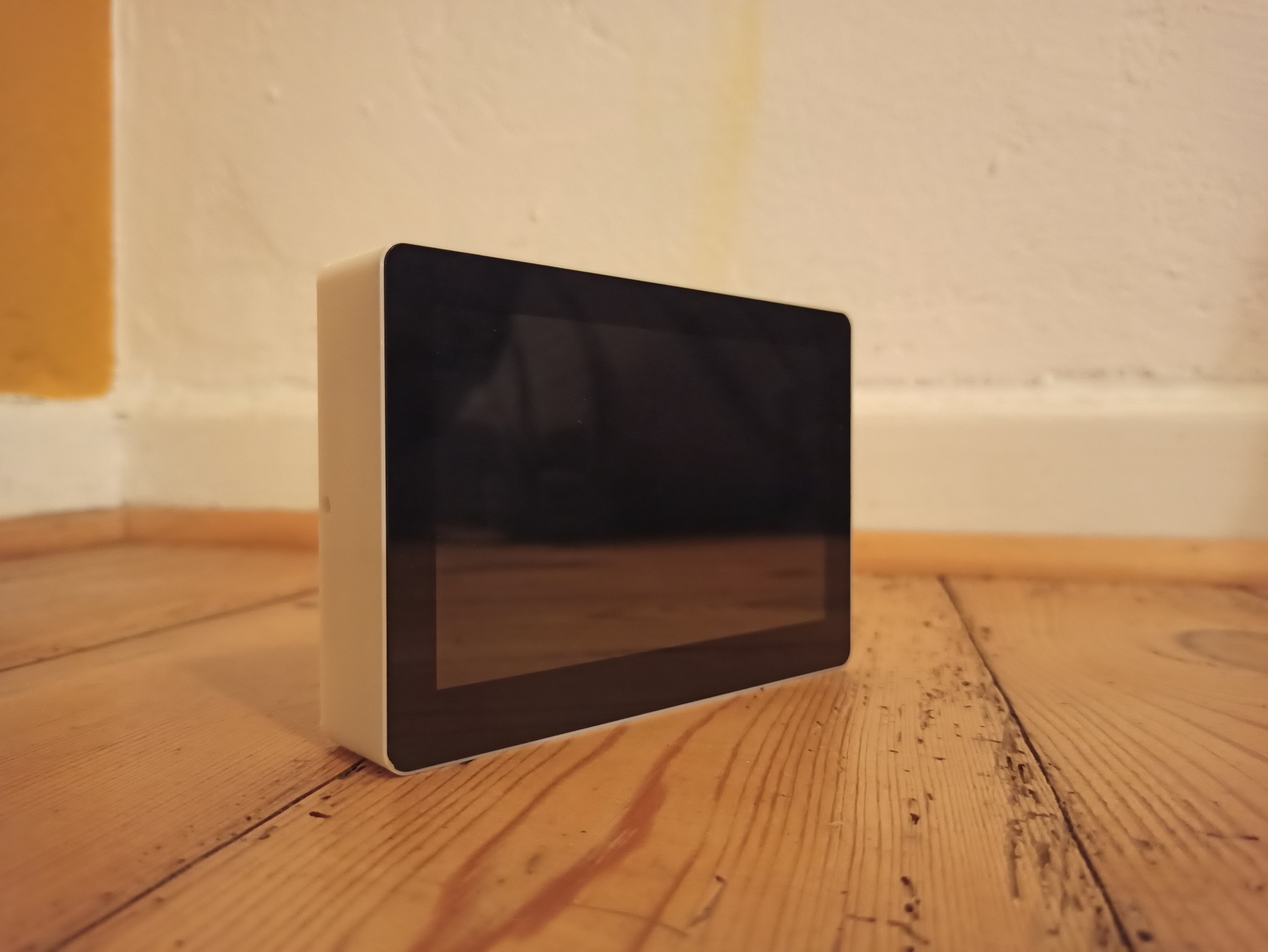 ESP32-S3-Touch-LCD-5 Wall Mount Case