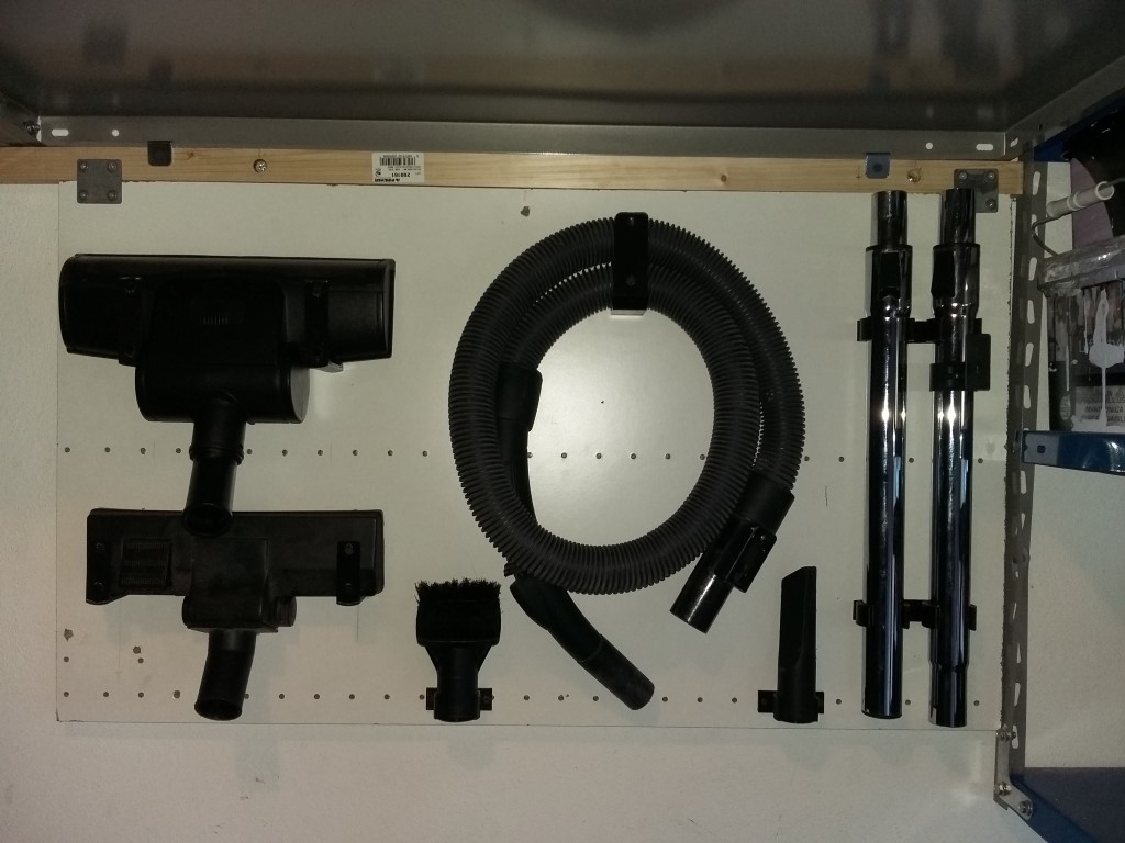 Vacuum accessoryes wall