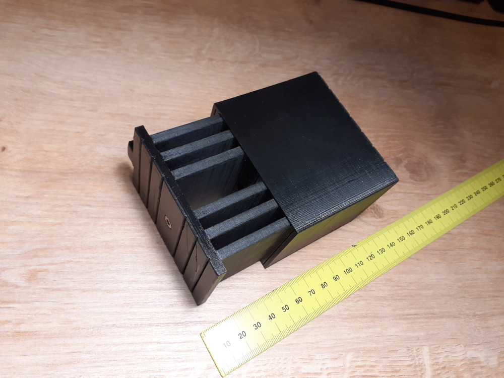 High voltage sliding variable capacitor generator