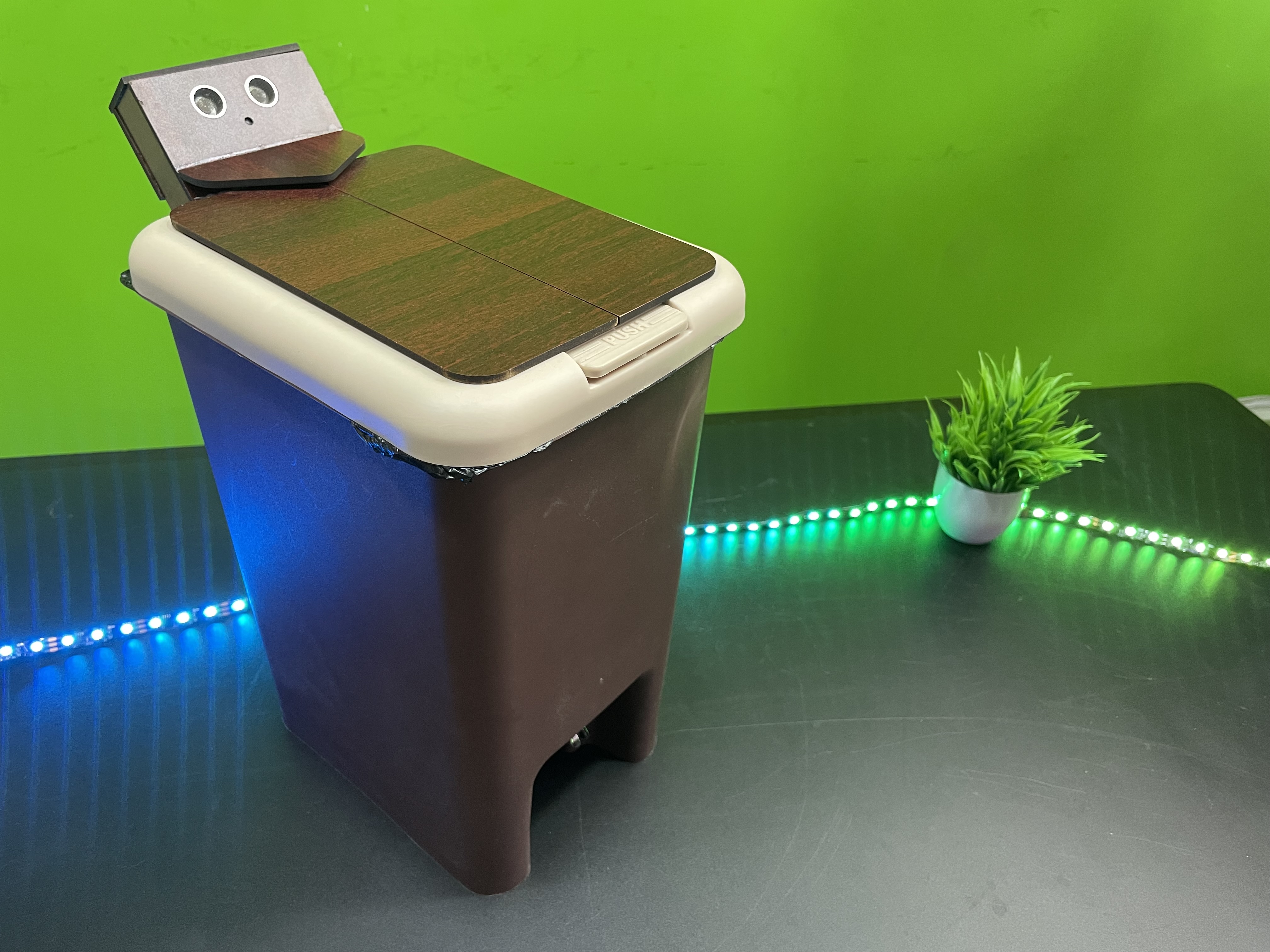 Smart Dustbin Lid's