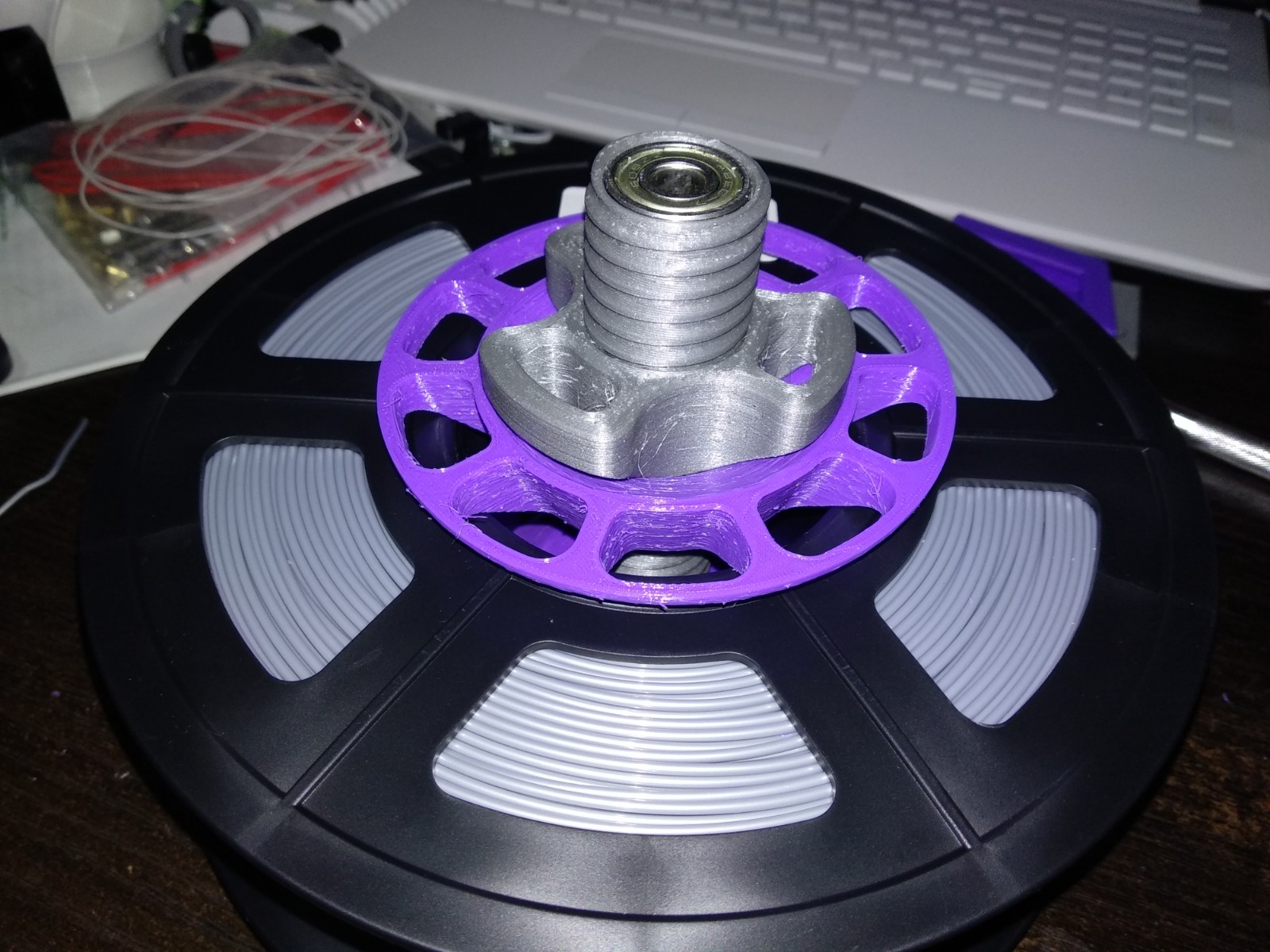 Adaptador para carretes de filamento grandes